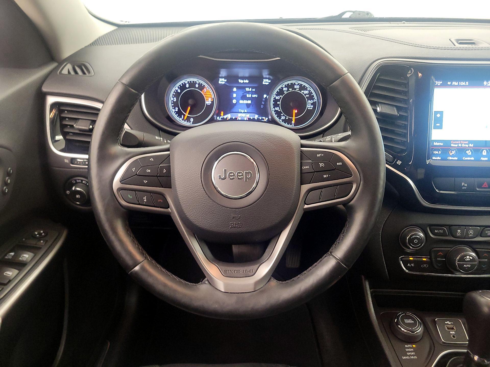 Thumbnail: 2020 Jeep Cherokee - 10