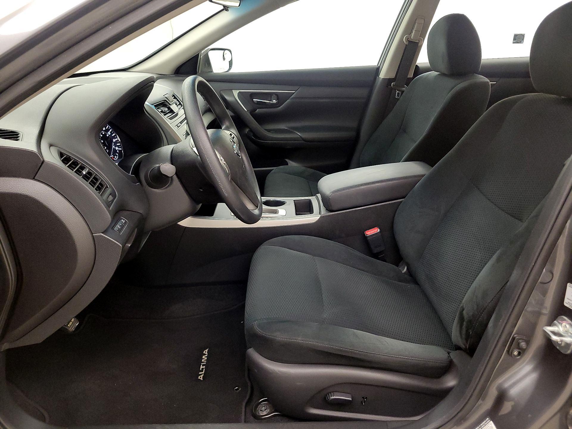 Thumbnail: 2015 Nissan Altima - 11