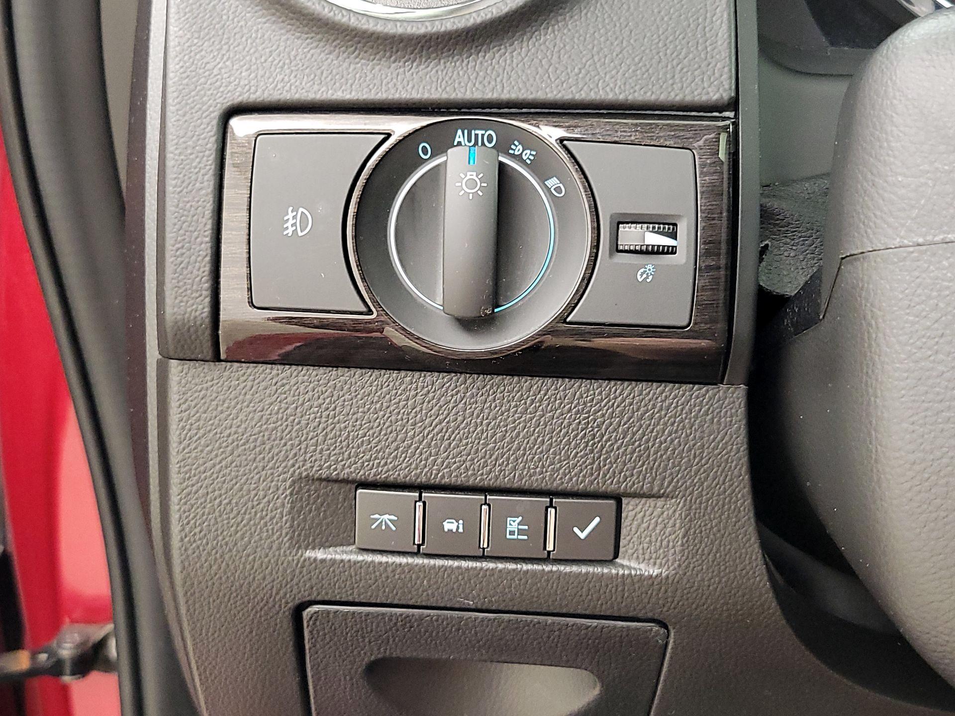 Thumbnail: 2014 Chevrolet Captiva Sport - 13