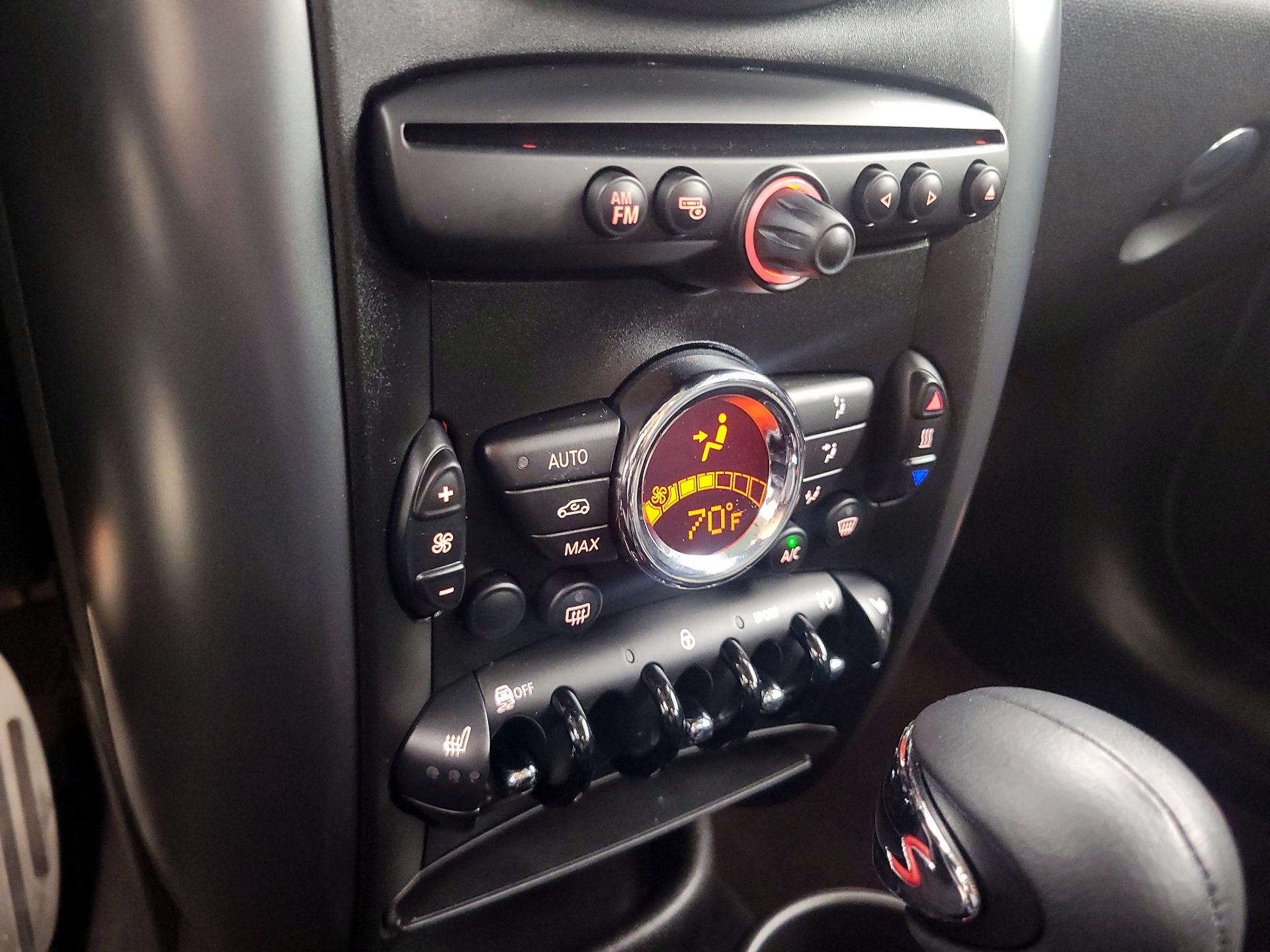Thumbnail: 2014 MINI Cooper Countryman - 17