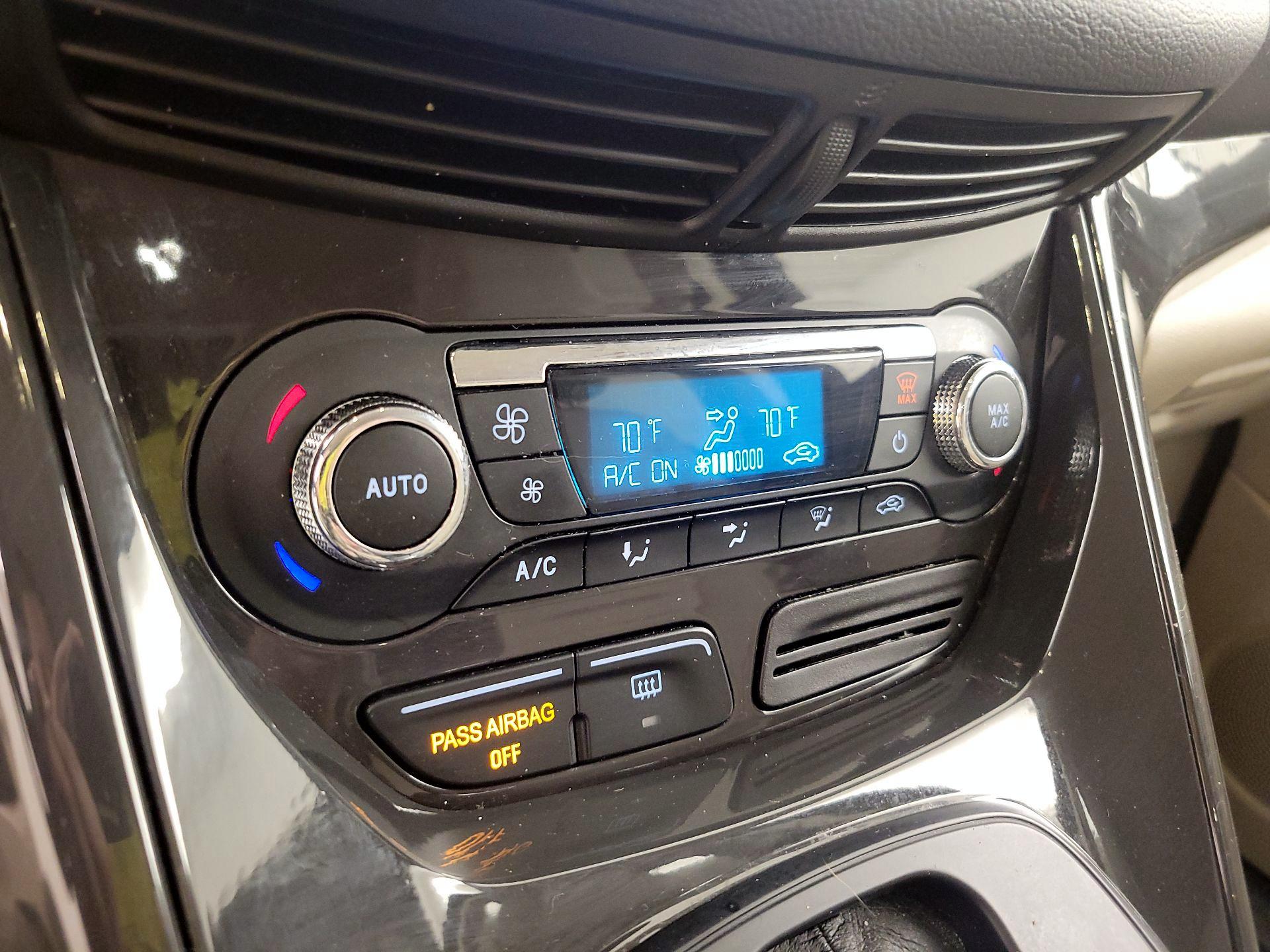 Thumbnail: 2016 Ford Escape - 17