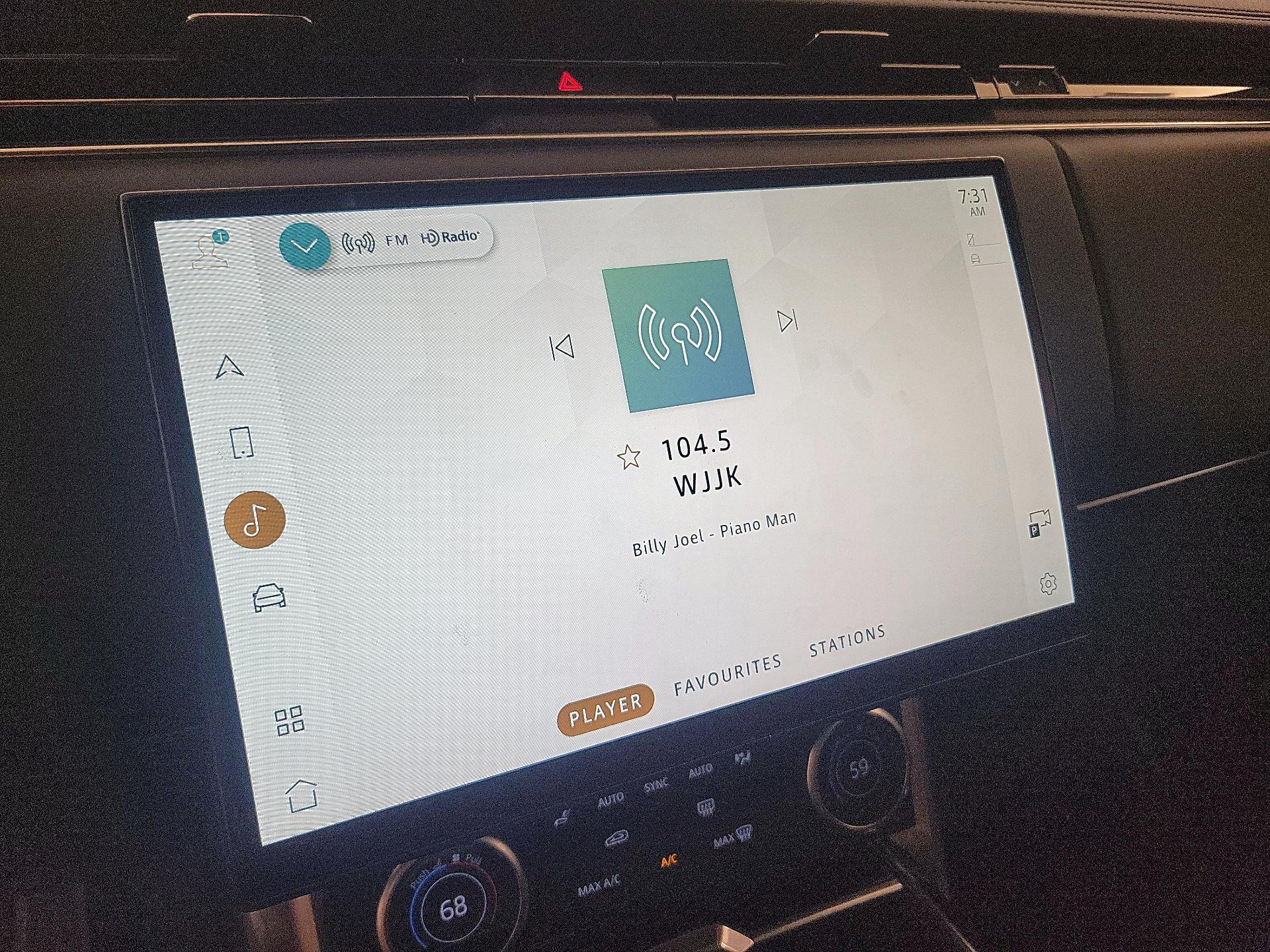 Thumbnail: 2022 Land Rover Range Rover - 16
