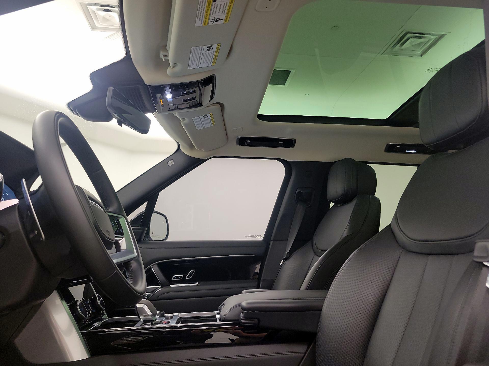 Thumbnail: 2022 Land Rover Range Rover - 20