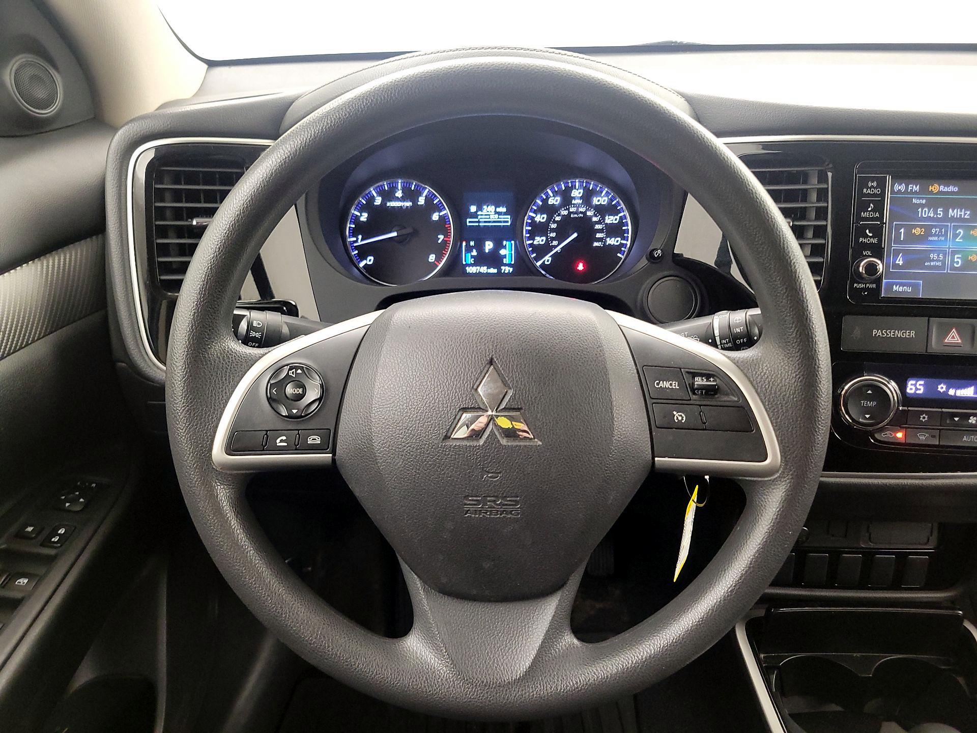 Thumbnail: 2018 Mitsubishi Outlander - 10