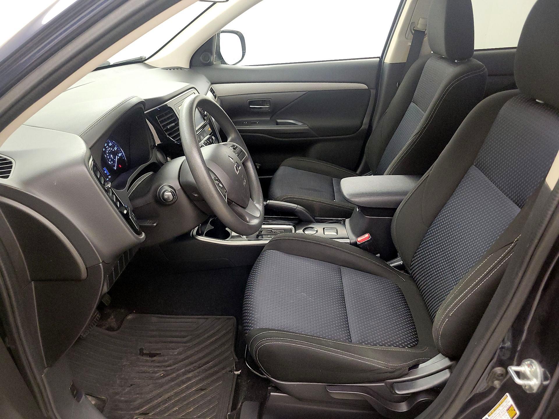 Thumbnail: 2018 Mitsubishi Outlander - 11