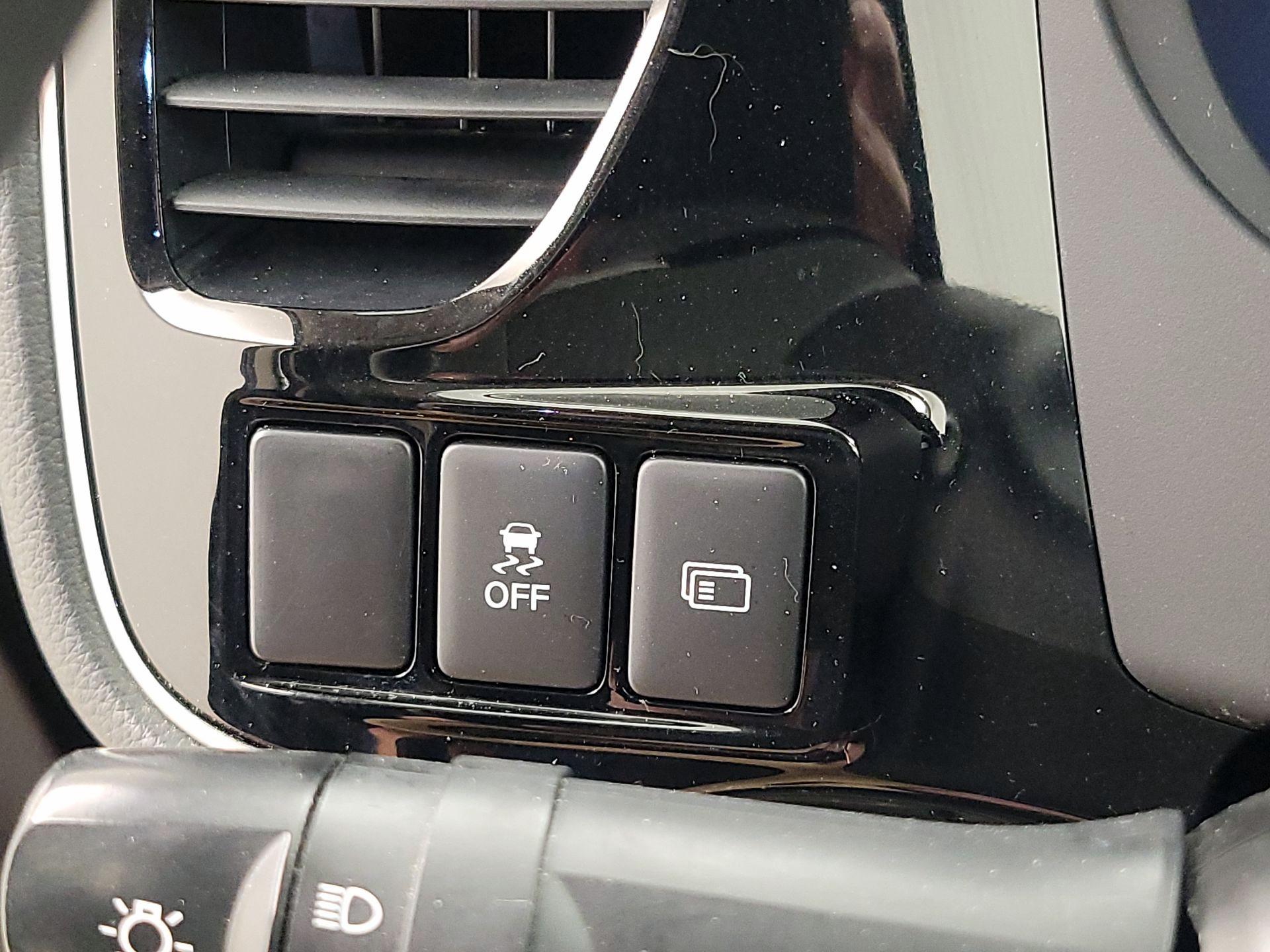 Thumbnail: 2018 Mitsubishi Outlander - 13