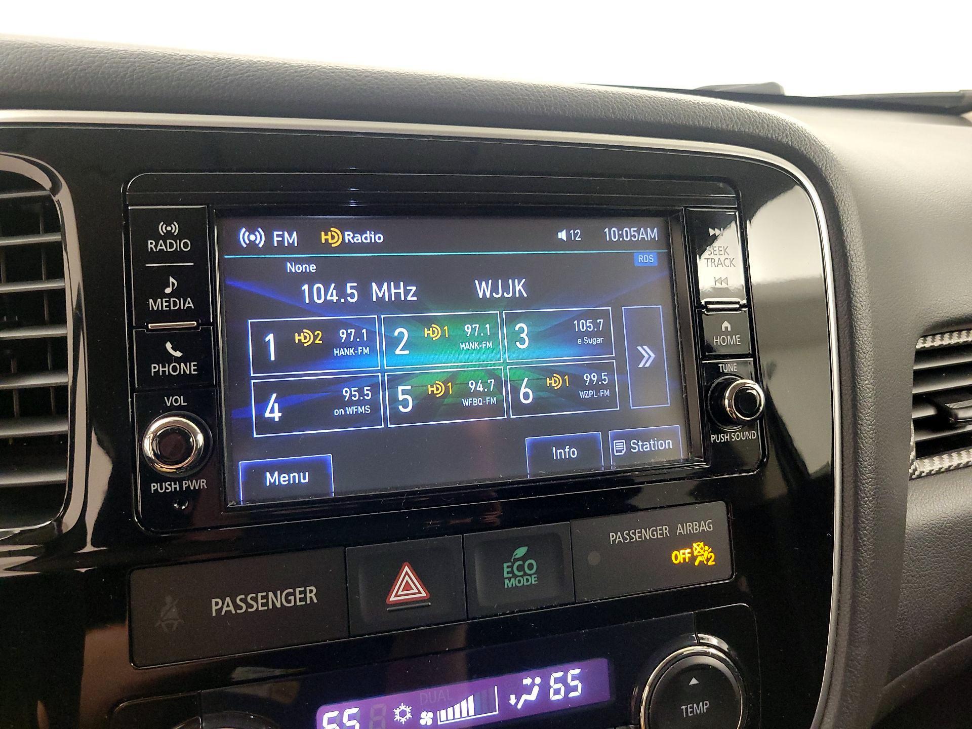 Thumbnail: 2018 Mitsubishi Outlander - 15