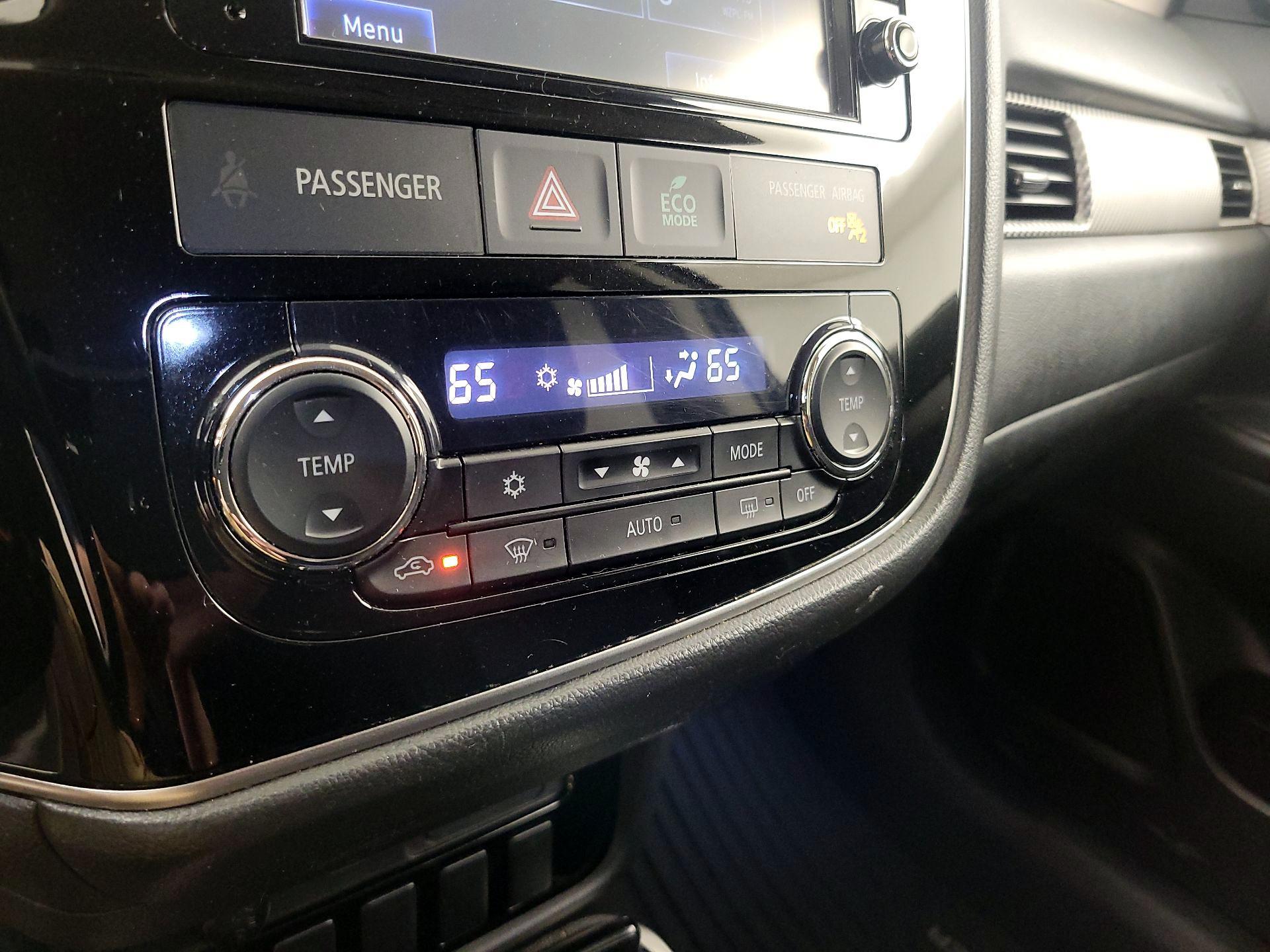 Thumbnail: 2018 Mitsubishi Outlander - 16