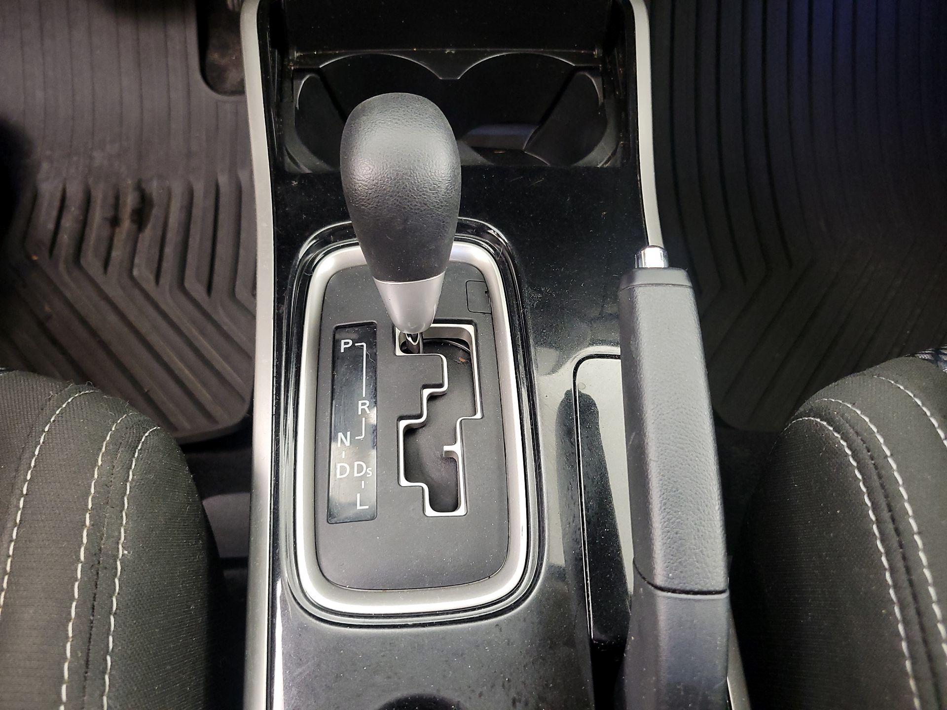 Thumbnail: 2018 Mitsubishi Outlander - 17