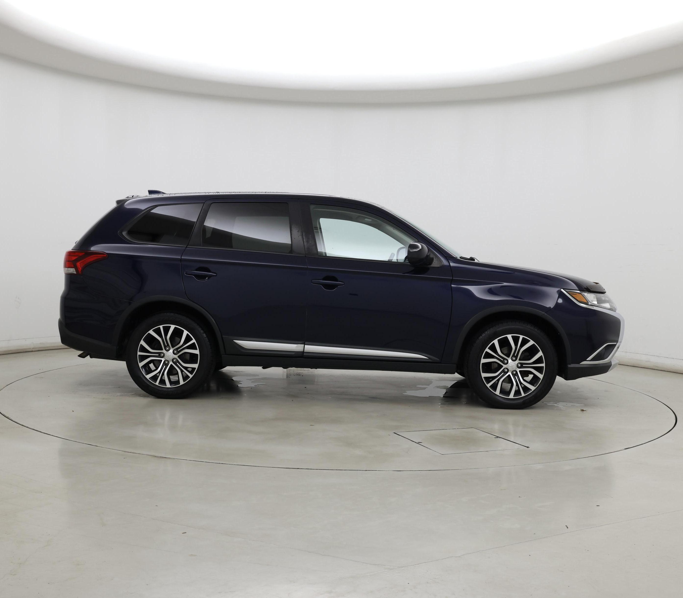 Thumbnail: 2018 Mitsubishi Outlander - 7