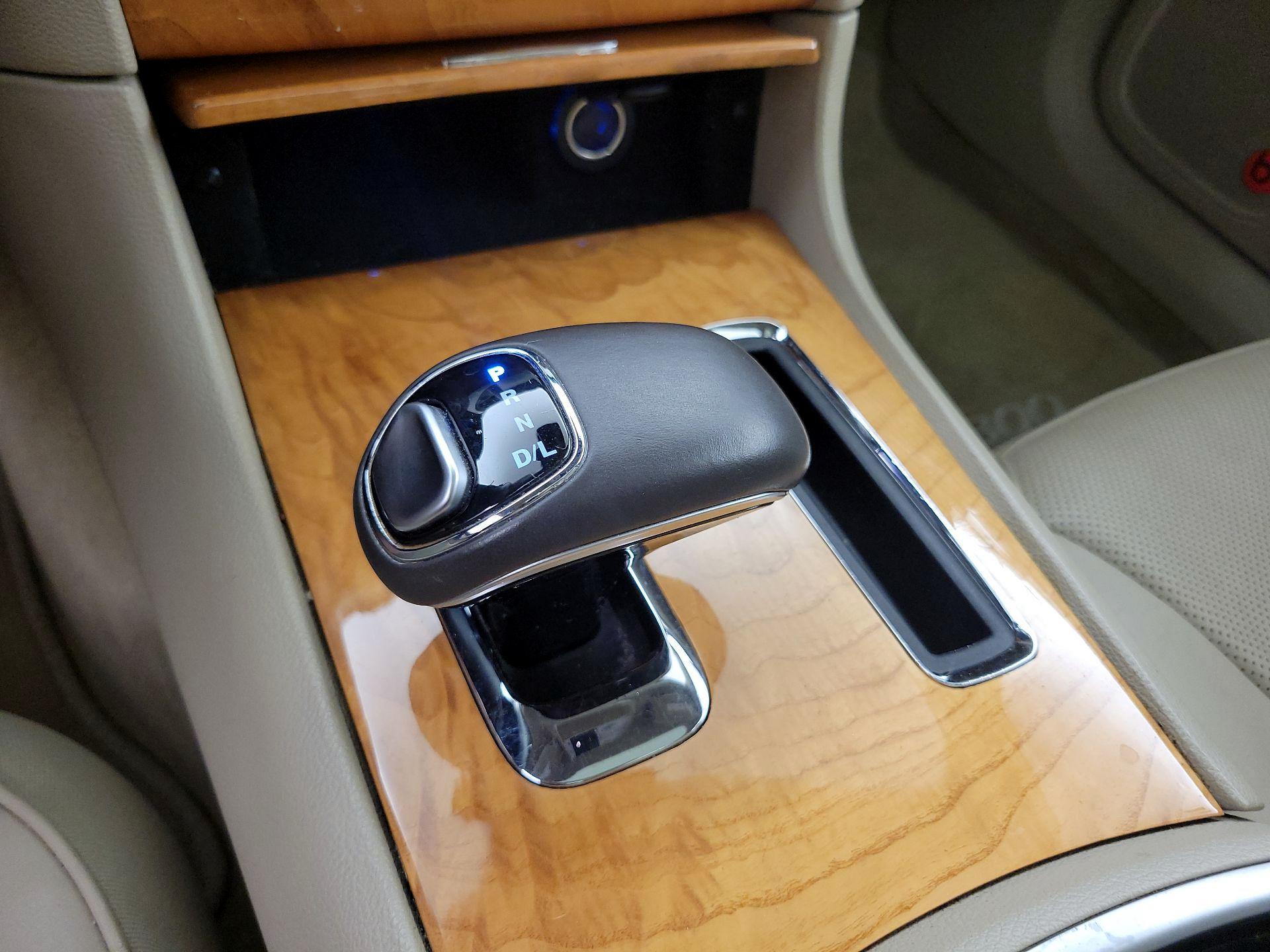 Thumbnail: 2014 Chrysler 300 - 18