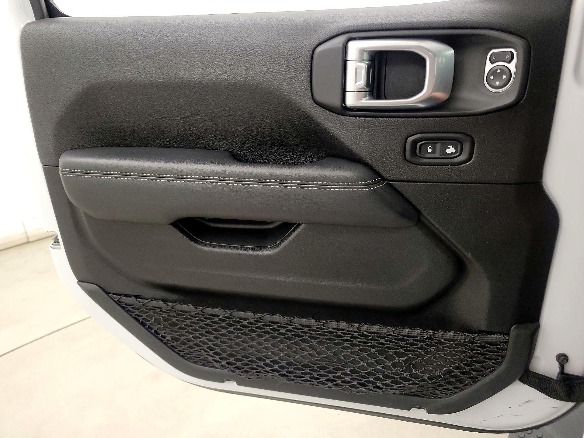 Thumbnail: 2020 Jeep Wrangler - 12
