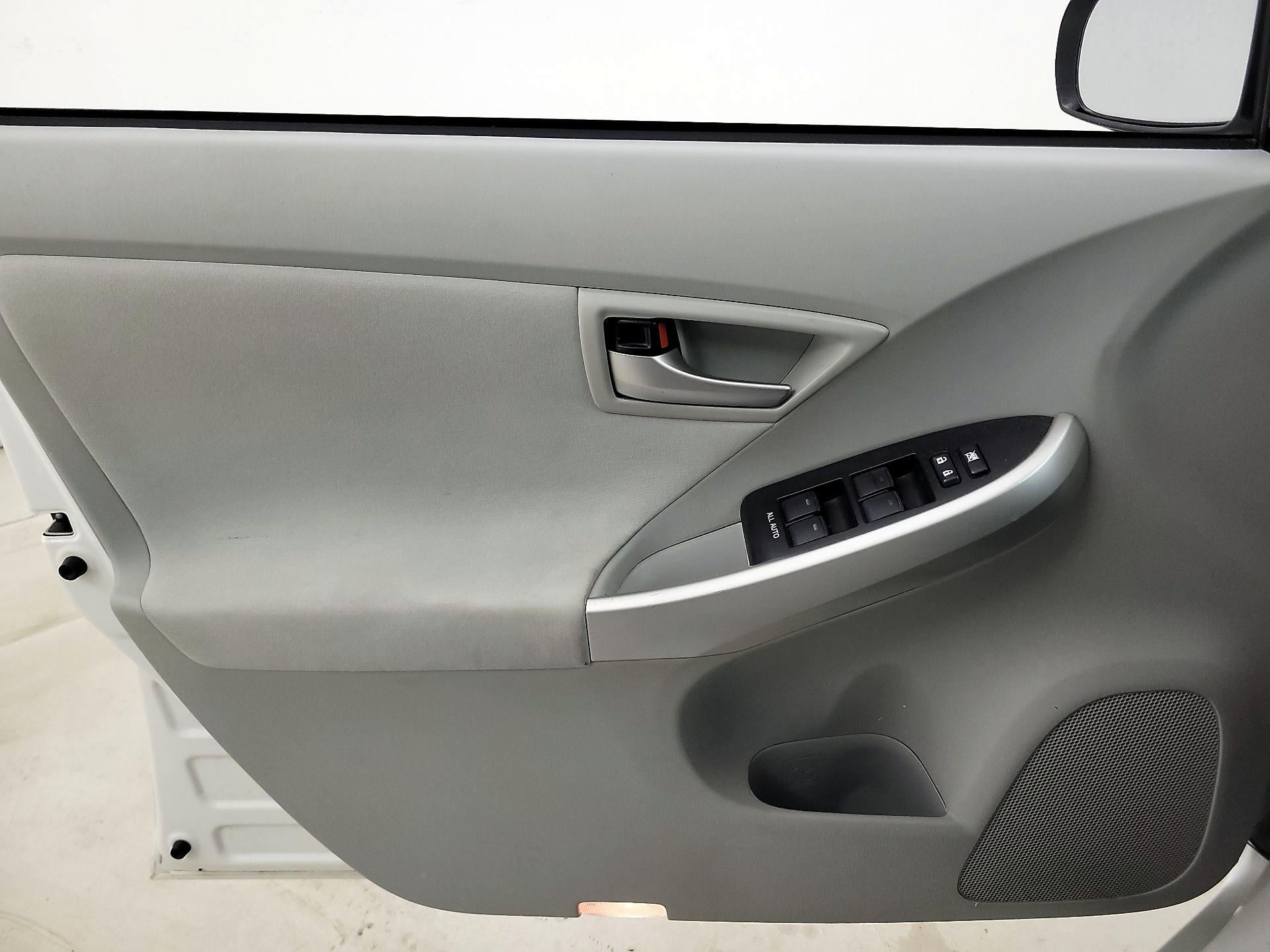 Thumbnail: 2014 Toyota Prius - 12