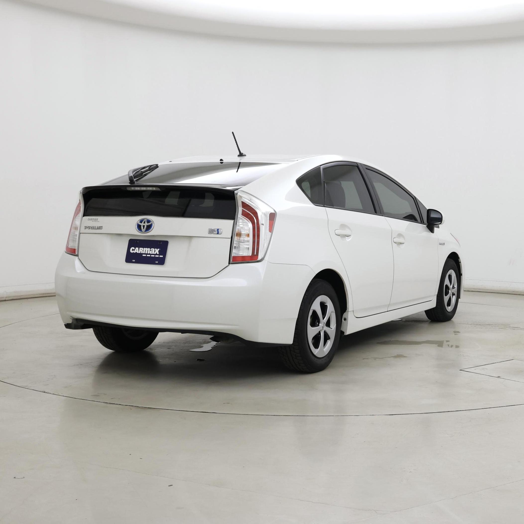 Thumbnail: 2014 Toyota Prius - 8