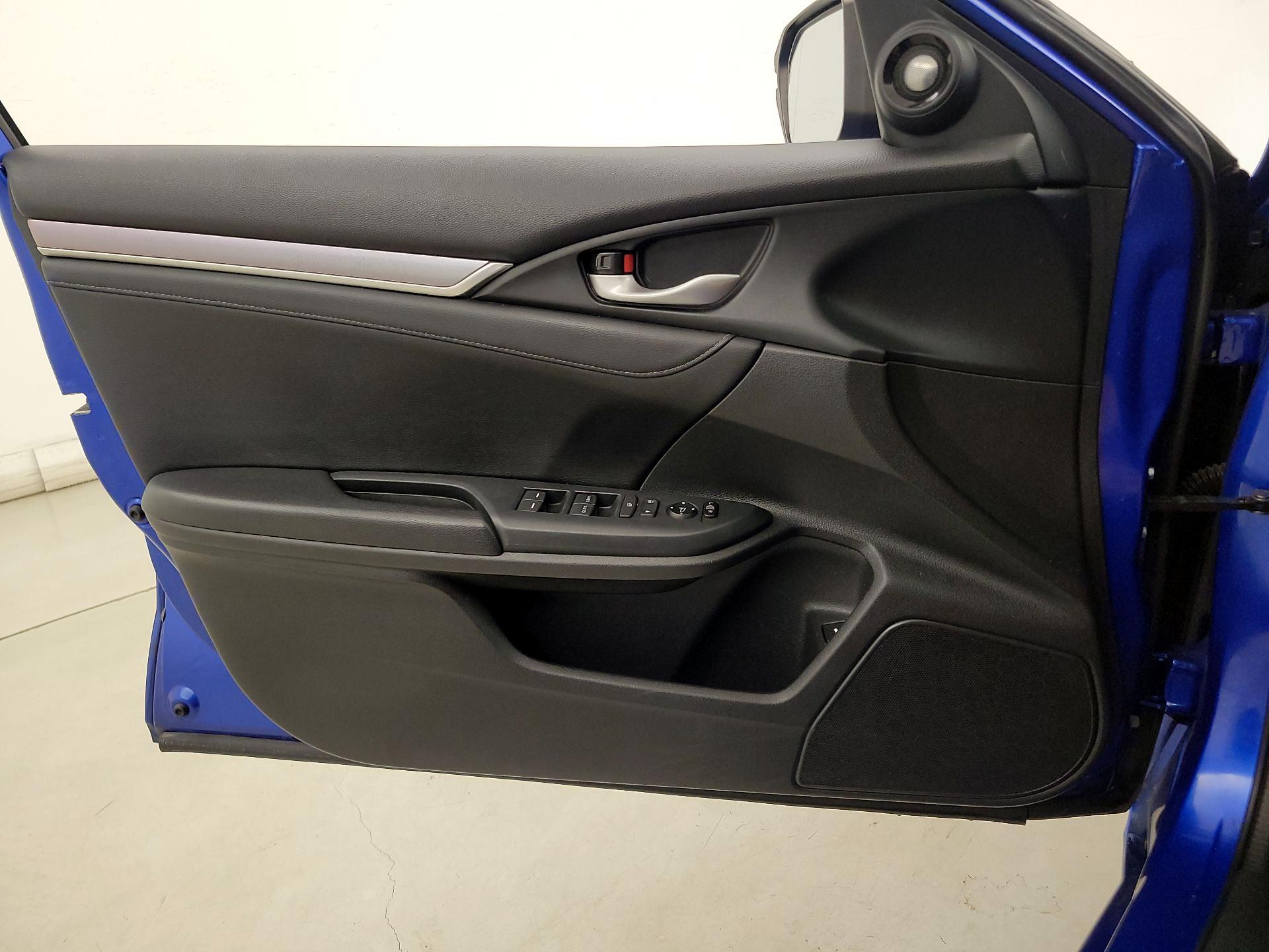 Thumbnail: 2016 Honda Civic - 12