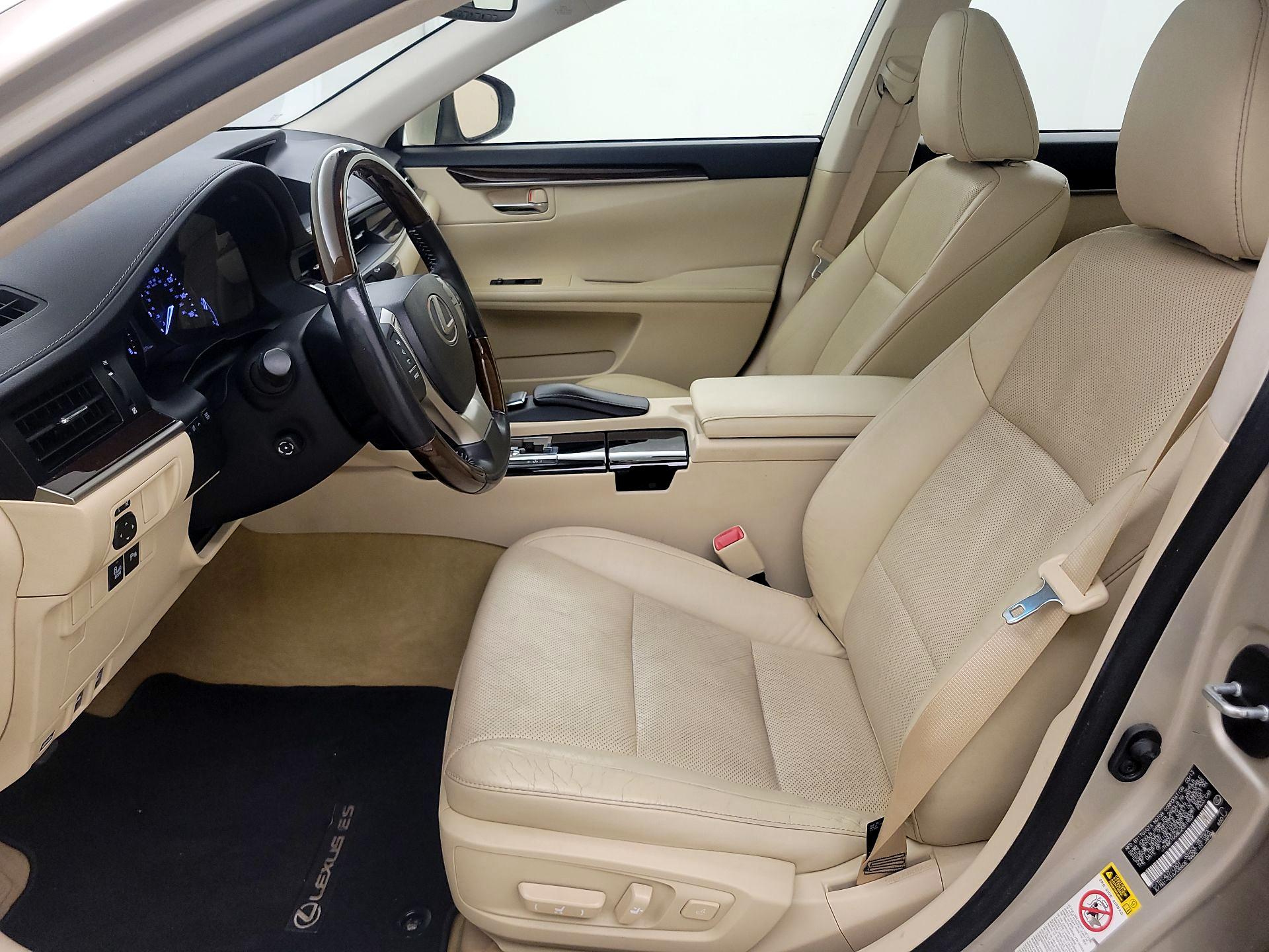 Thumbnail: 2013 Lexus ES - 11