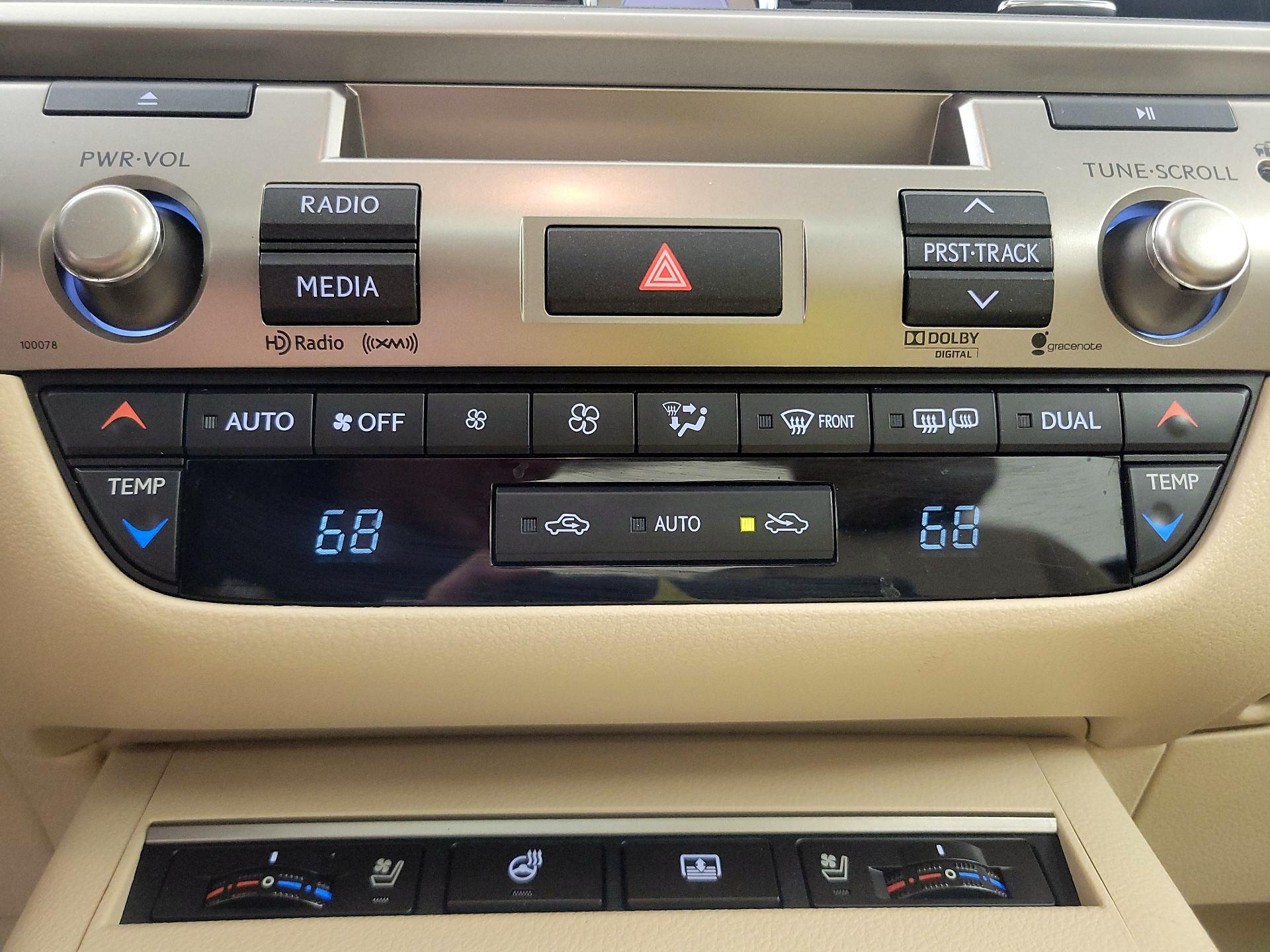 Thumbnail: 2013 Lexus ES - 17