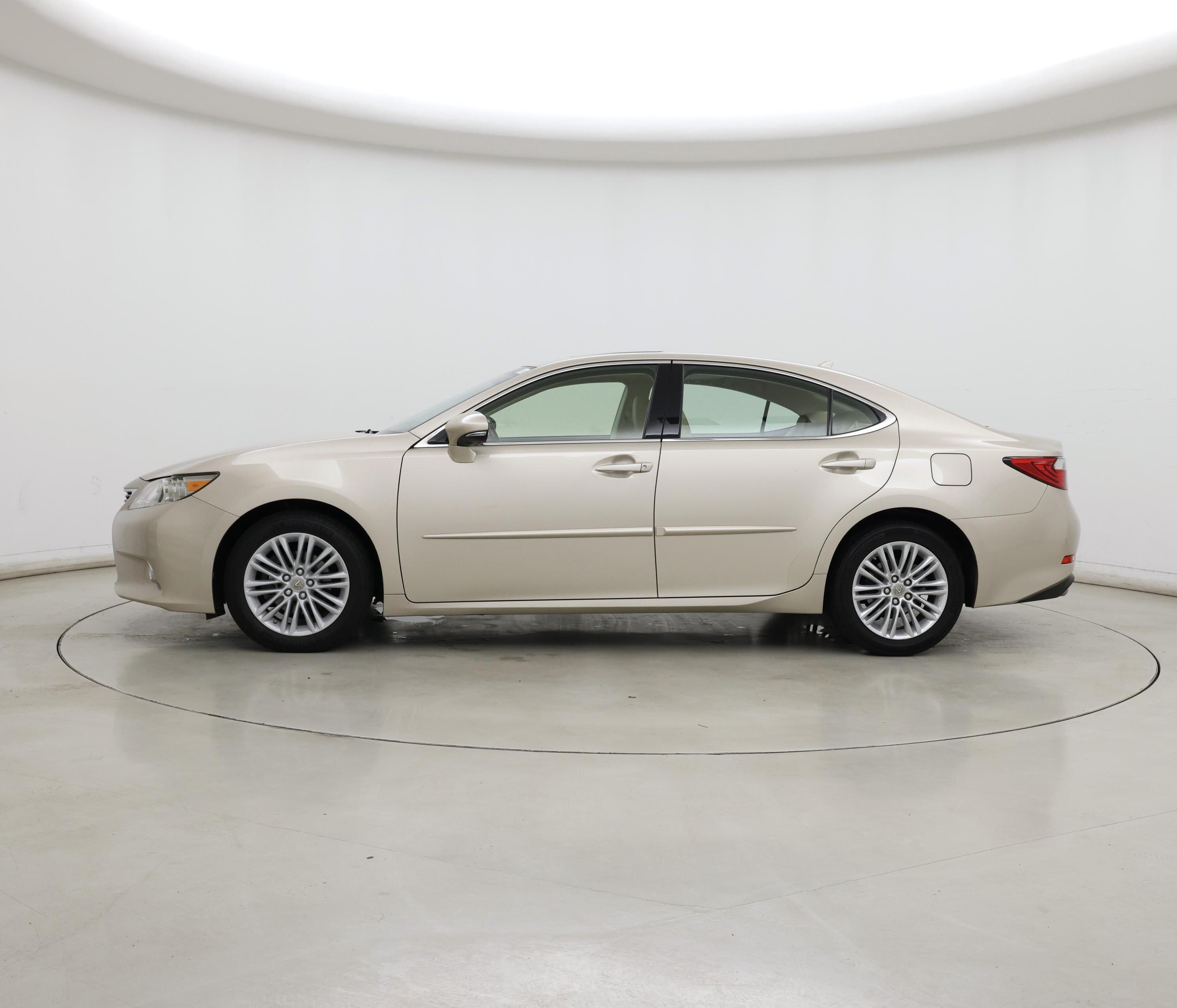 Thumbnail: 2013 Lexus ES - 3