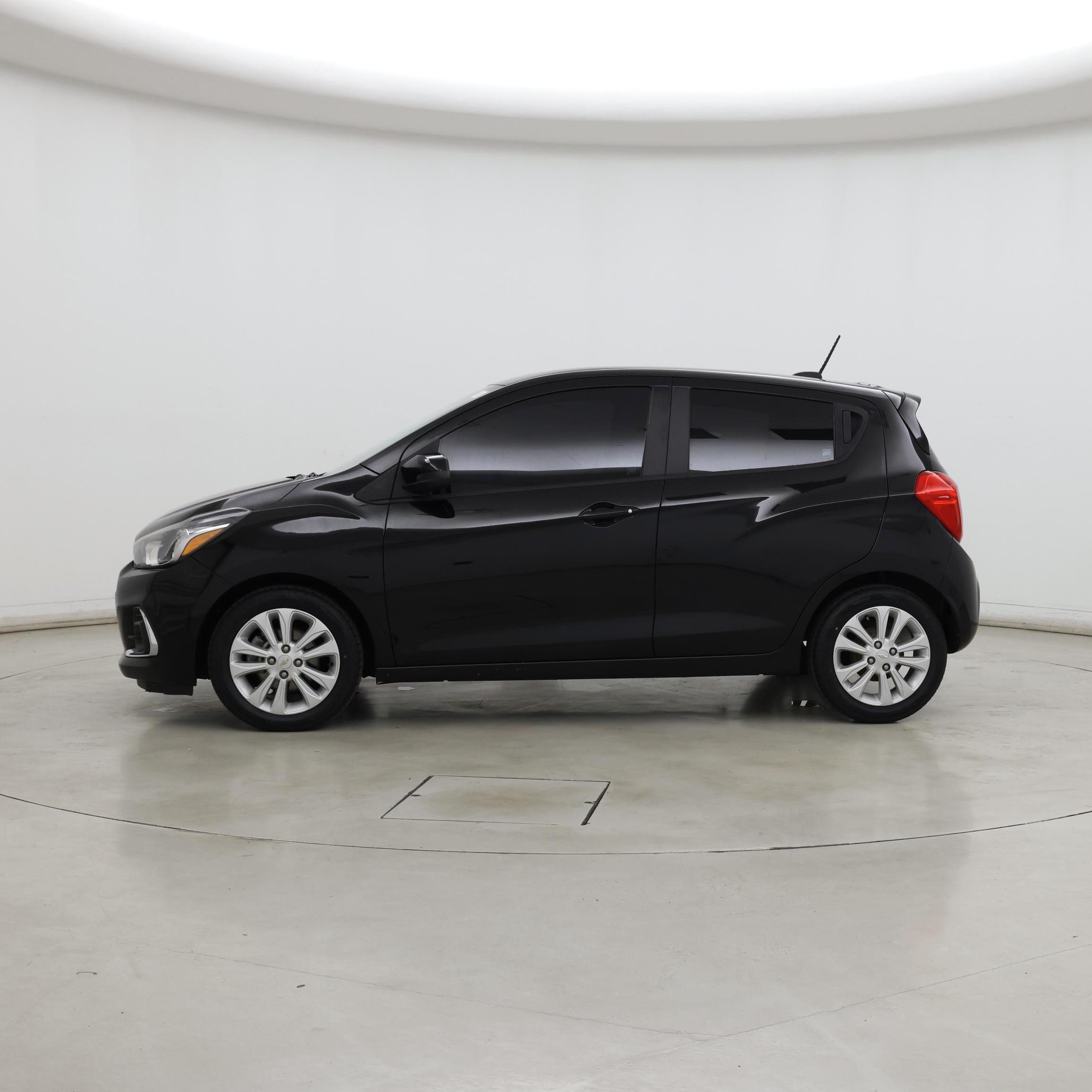Thumbnail: 2017 Chevrolet Spark - 3