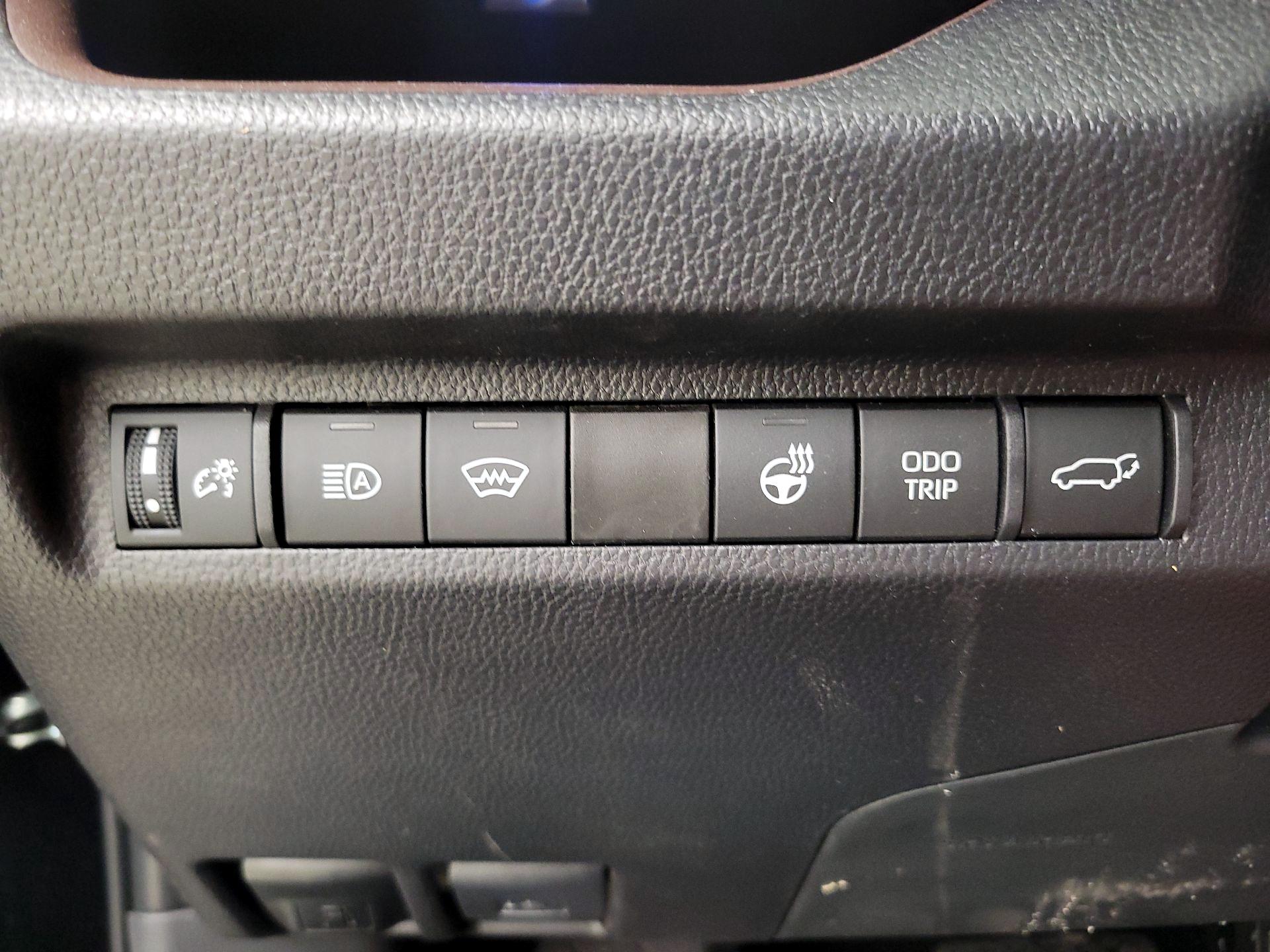 Thumbnail: 2025 Toyota RAV4 - 13