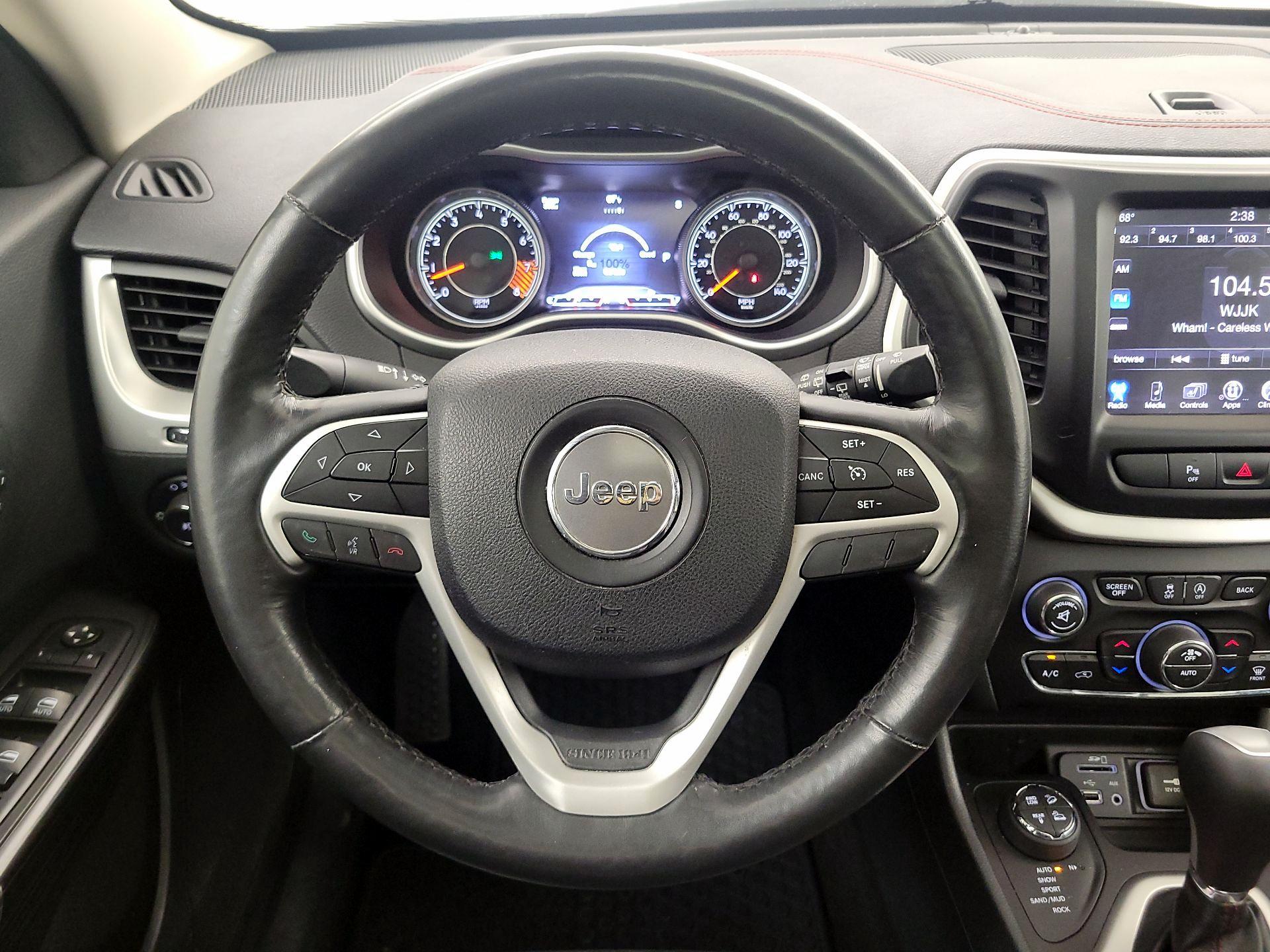 Thumbnail: 2015 Jeep Cherokee - 10