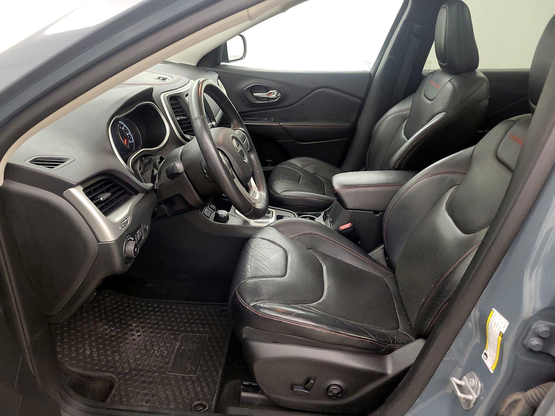 Thumbnail: 2015 Jeep Cherokee - 11