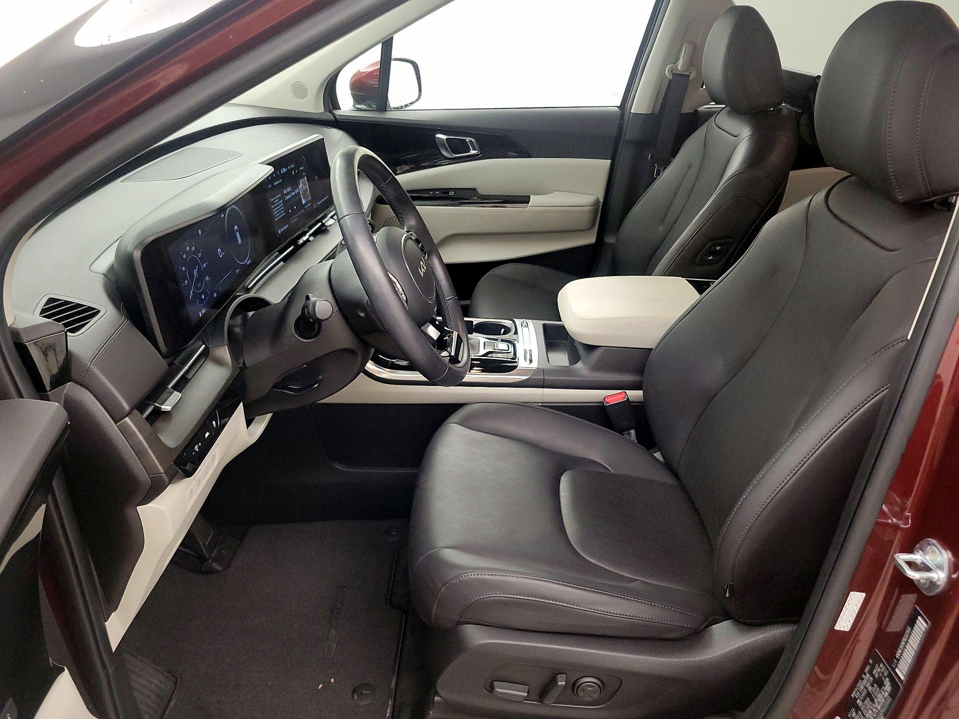 Thumbnail: 2023 Kia Carnival - 11