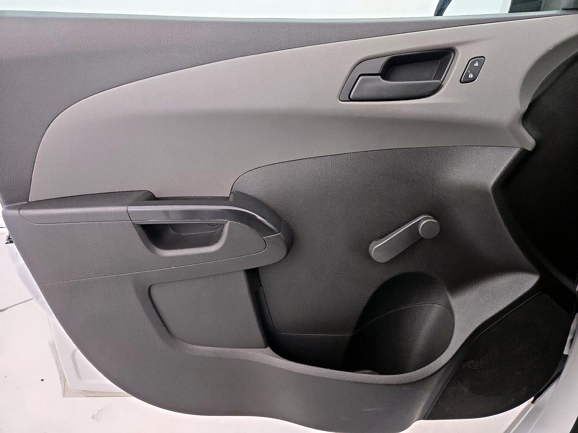 Thumbnail: 2017 Chevrolet Sonic - 12