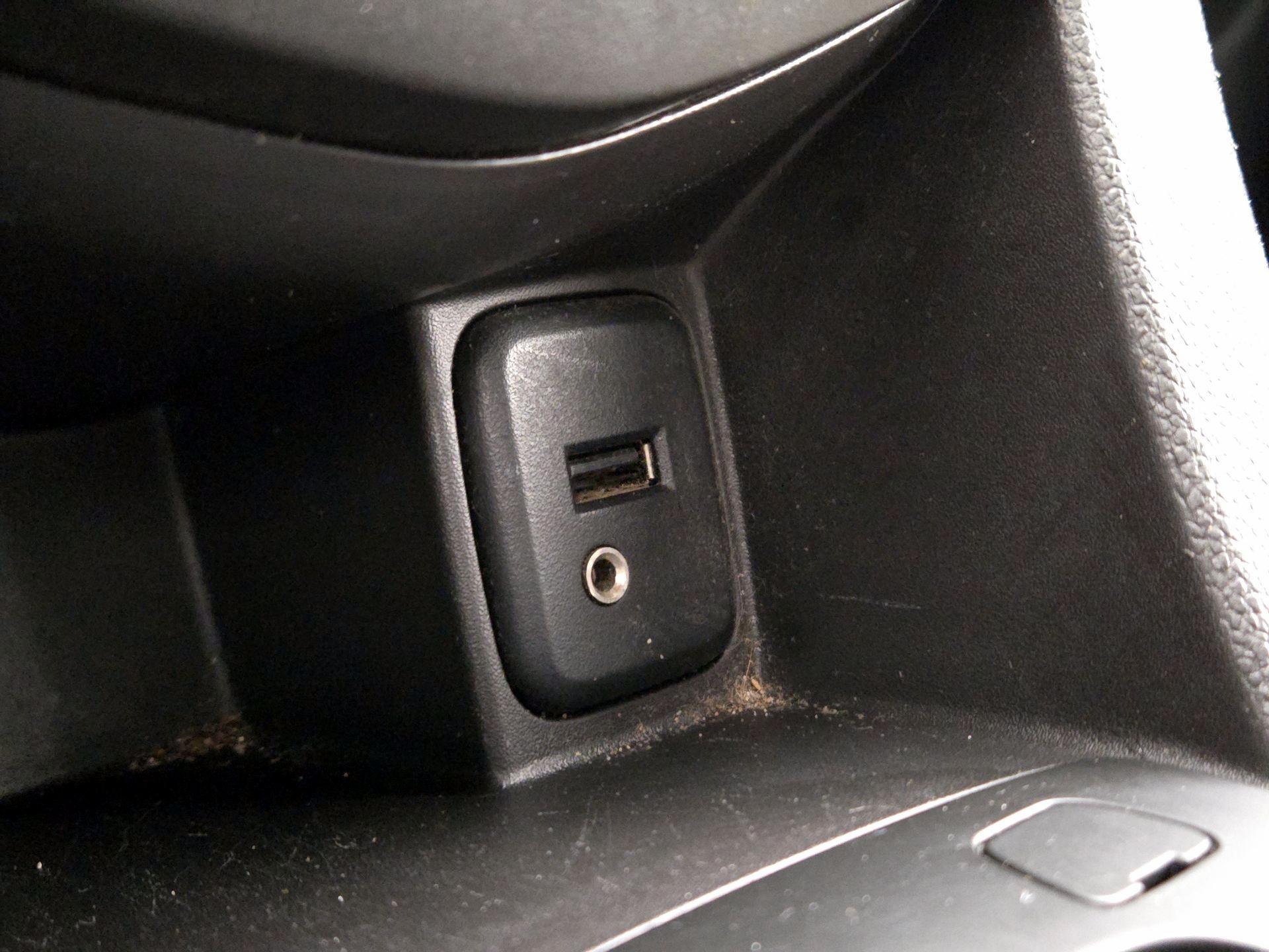 Thumbnail: 2017 Chevrolet Sonic - 18
