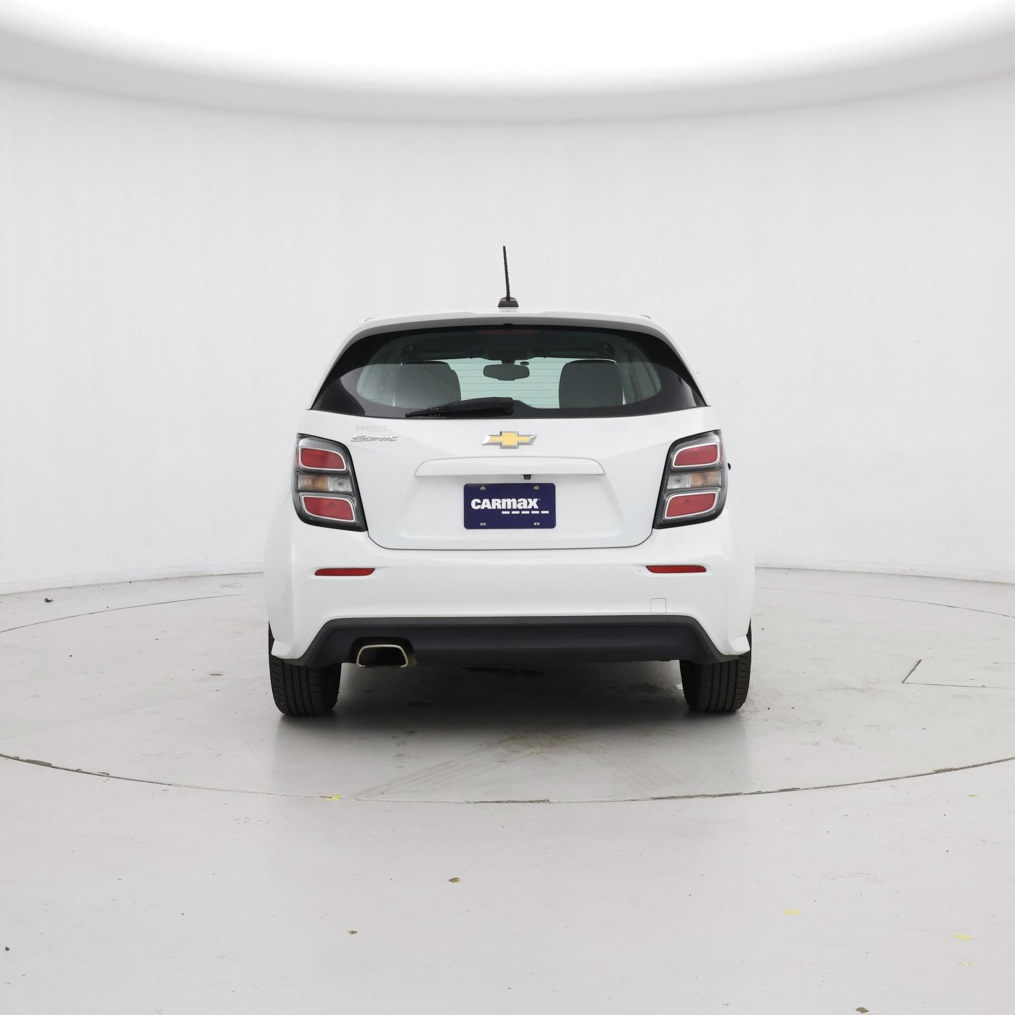 Thumbnail: 2017 Chevrolet Sonic - 6