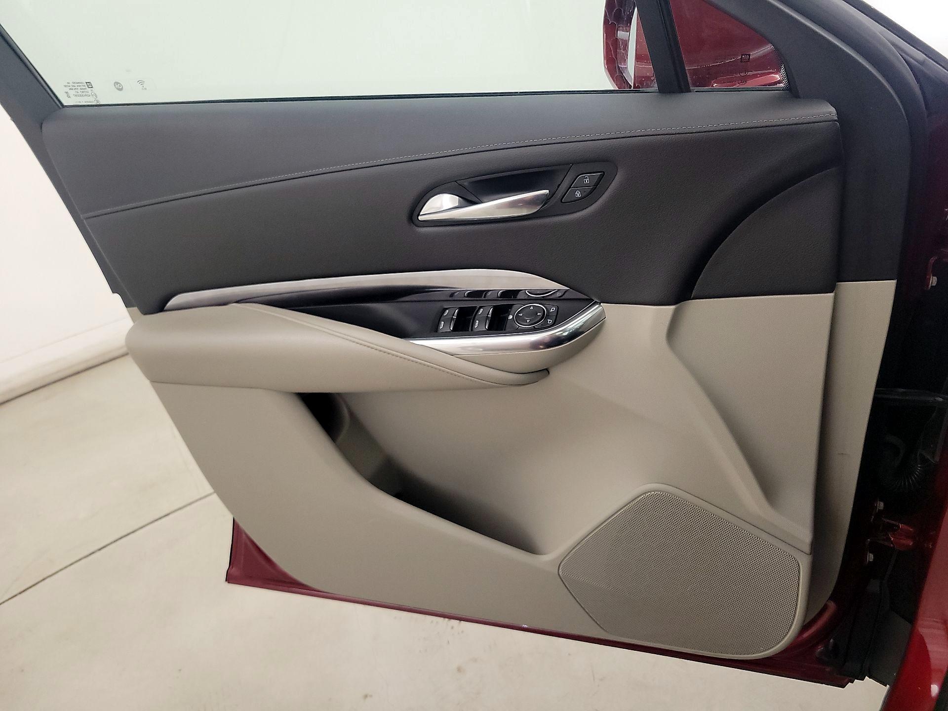 Thumbnail: 2019 Cadillac XT4 - 12