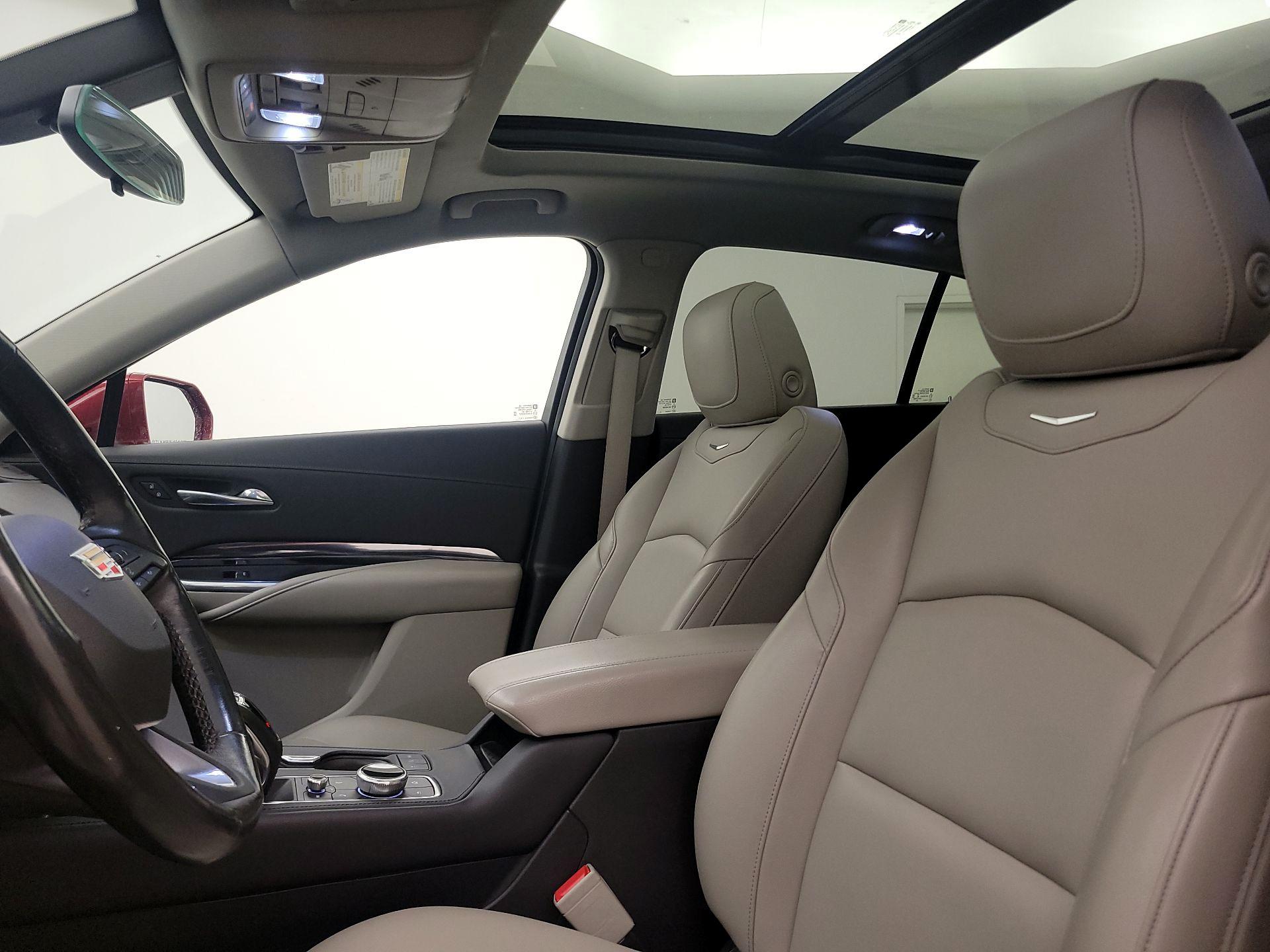Thumbnail: 2019 Cadillac XT4 - 19