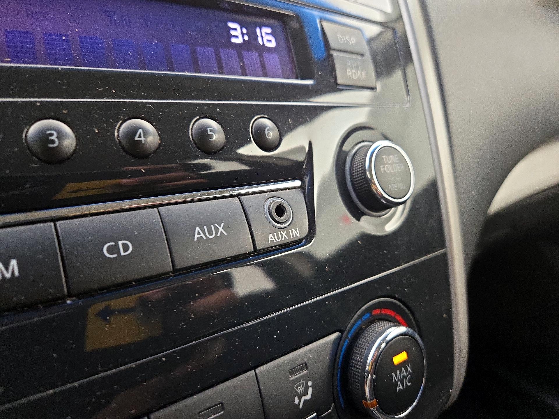 Thumbnail: 2013 Nissan Altima - 17