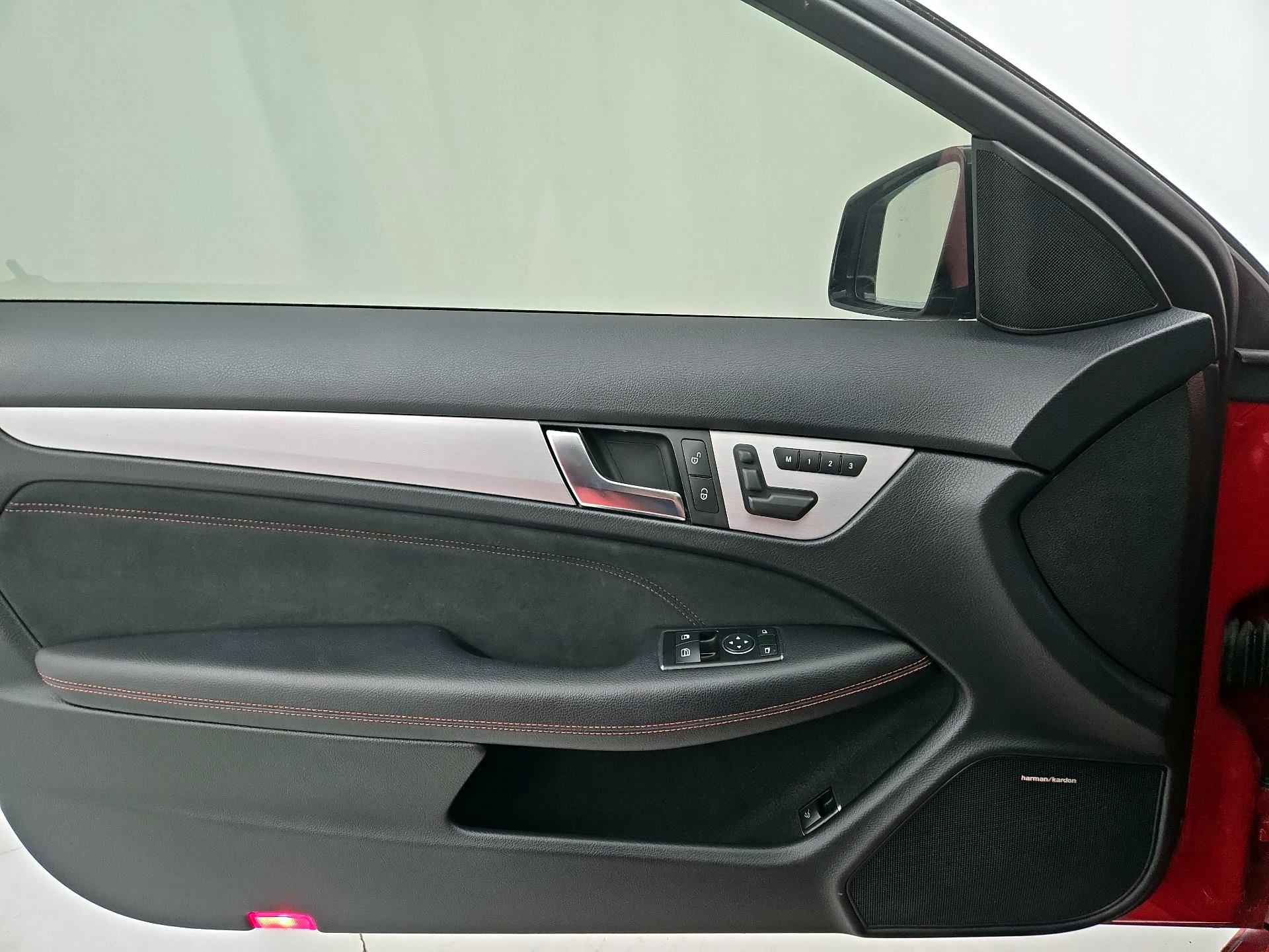 Thumbnail: 2014 Mercedes-Benz C-Class - 12