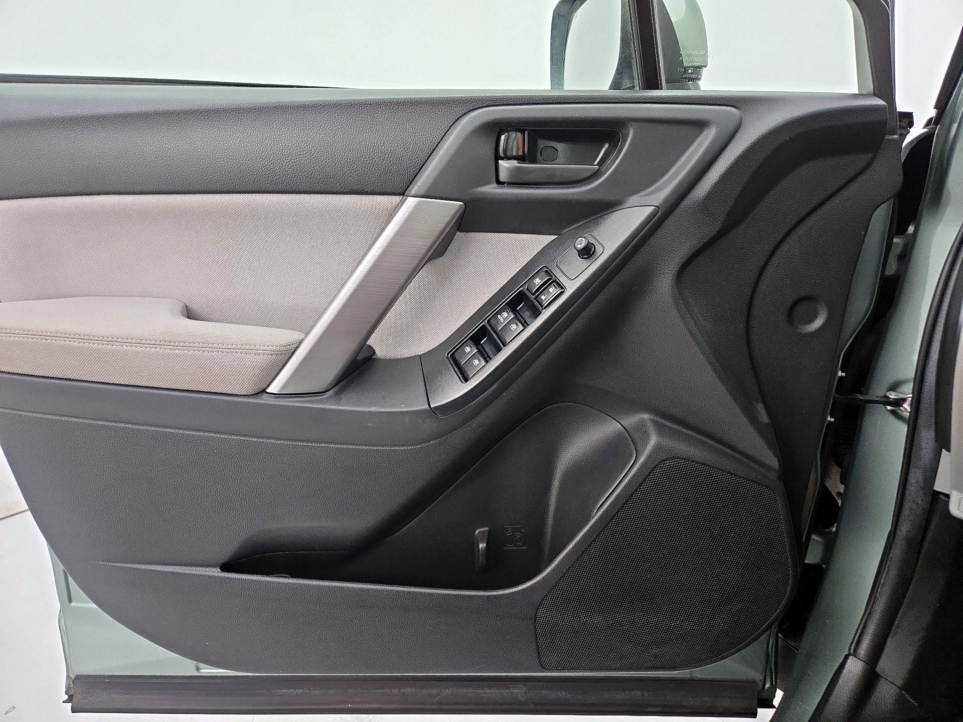 Thumbnail: 2015 Subaru Forester - 12