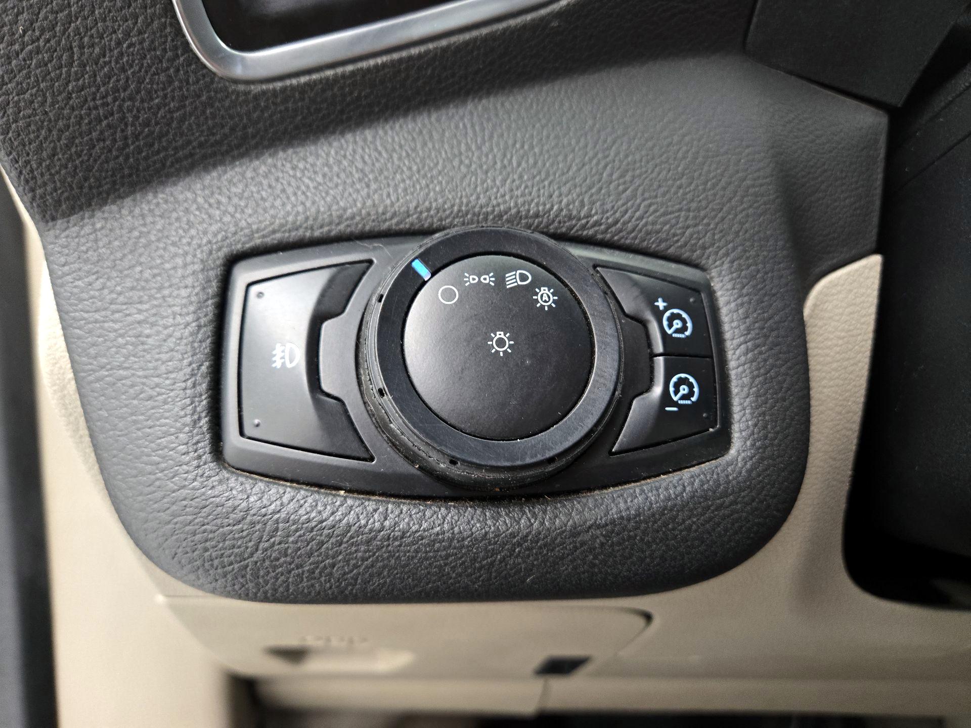 Thumbnail: 2013 Ford C-Max - 13