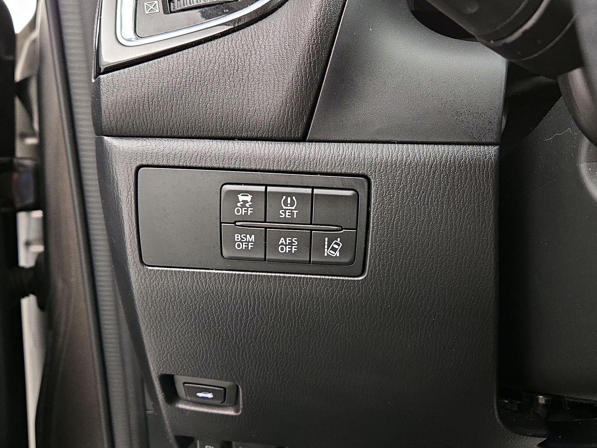 Thumbnail: 2014 Mazda Mazda3 - 13