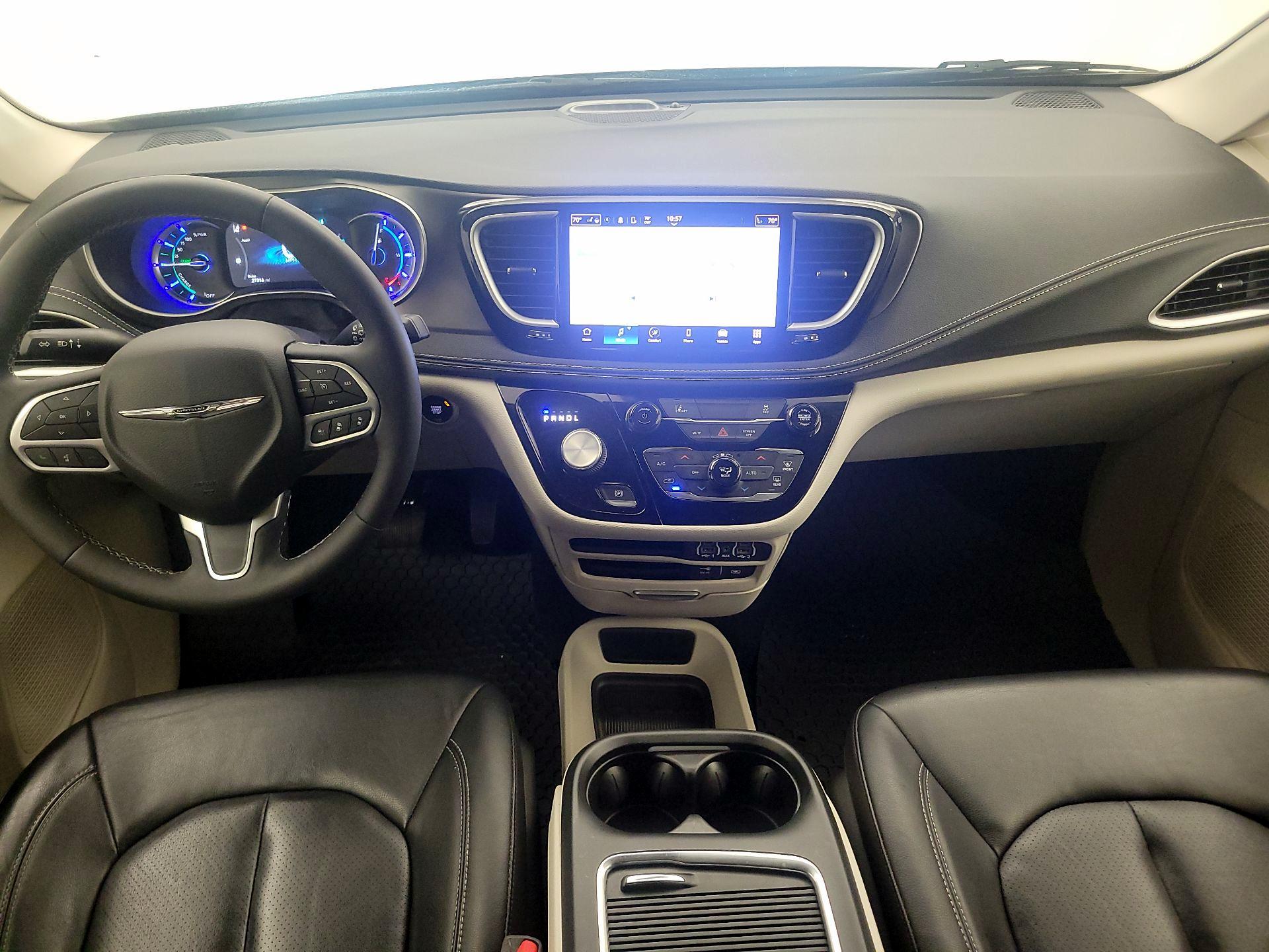 Thumbnail: 2022 Chrysler Pacifica - 9