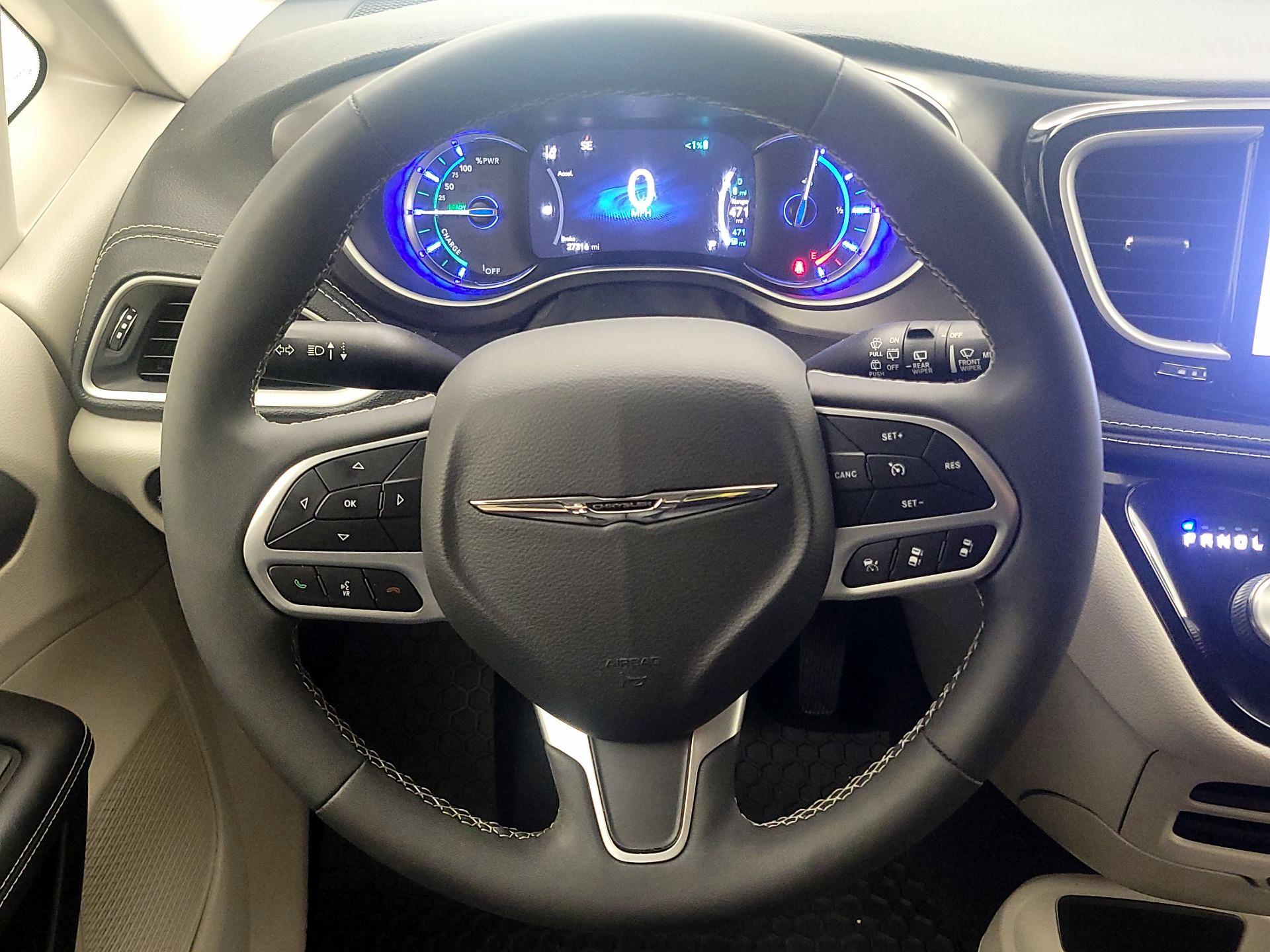 Thumbnail: 2022 Chrysler Pacifica - 10