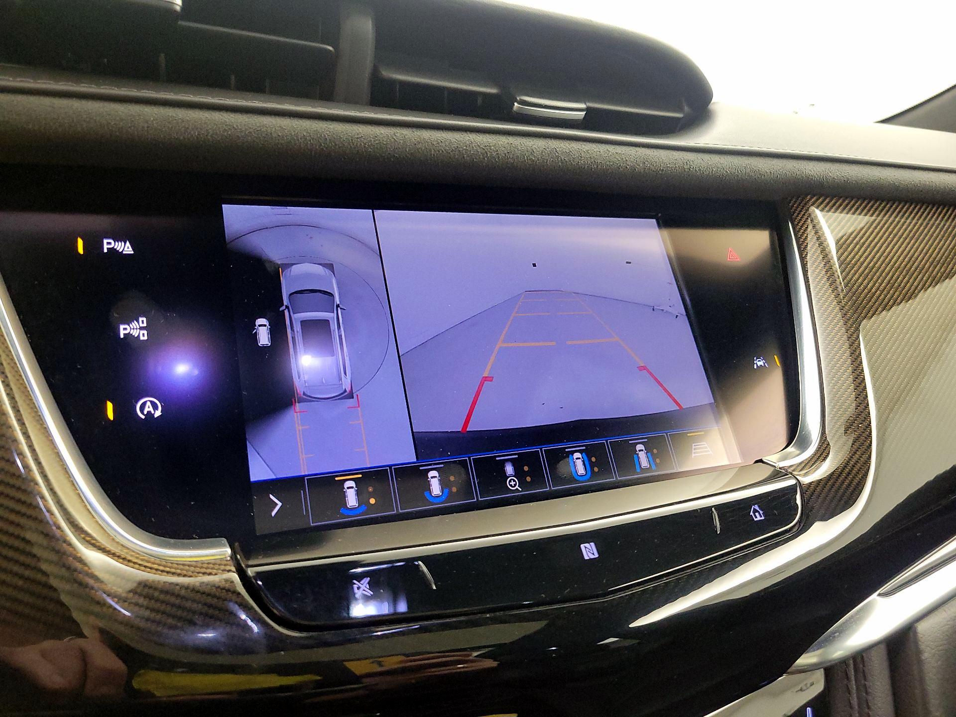 Thumbnail: 2020 Cadillac XT6 - 15