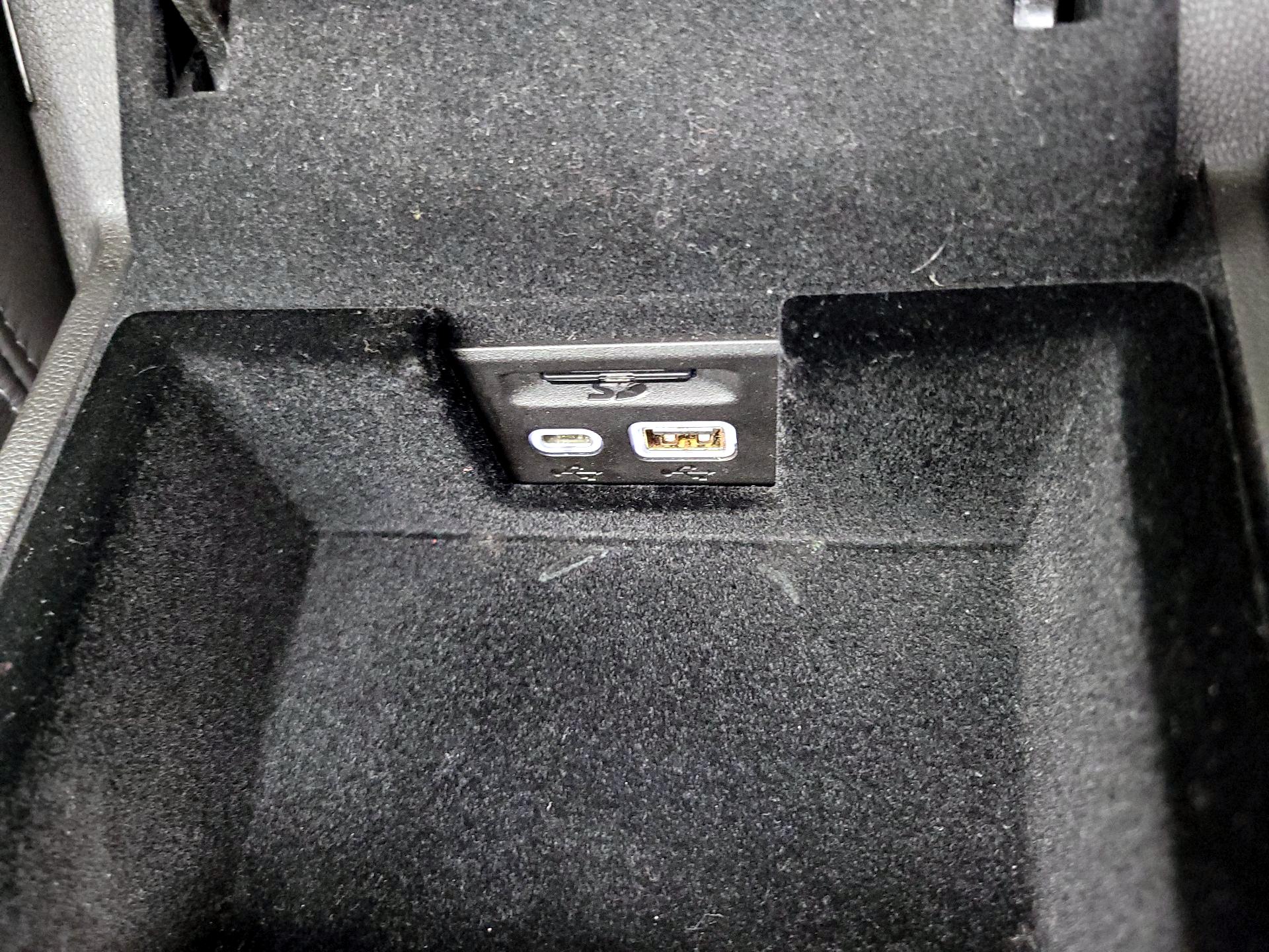 Thumbnail: 2020 Cadillac XT6 - 19