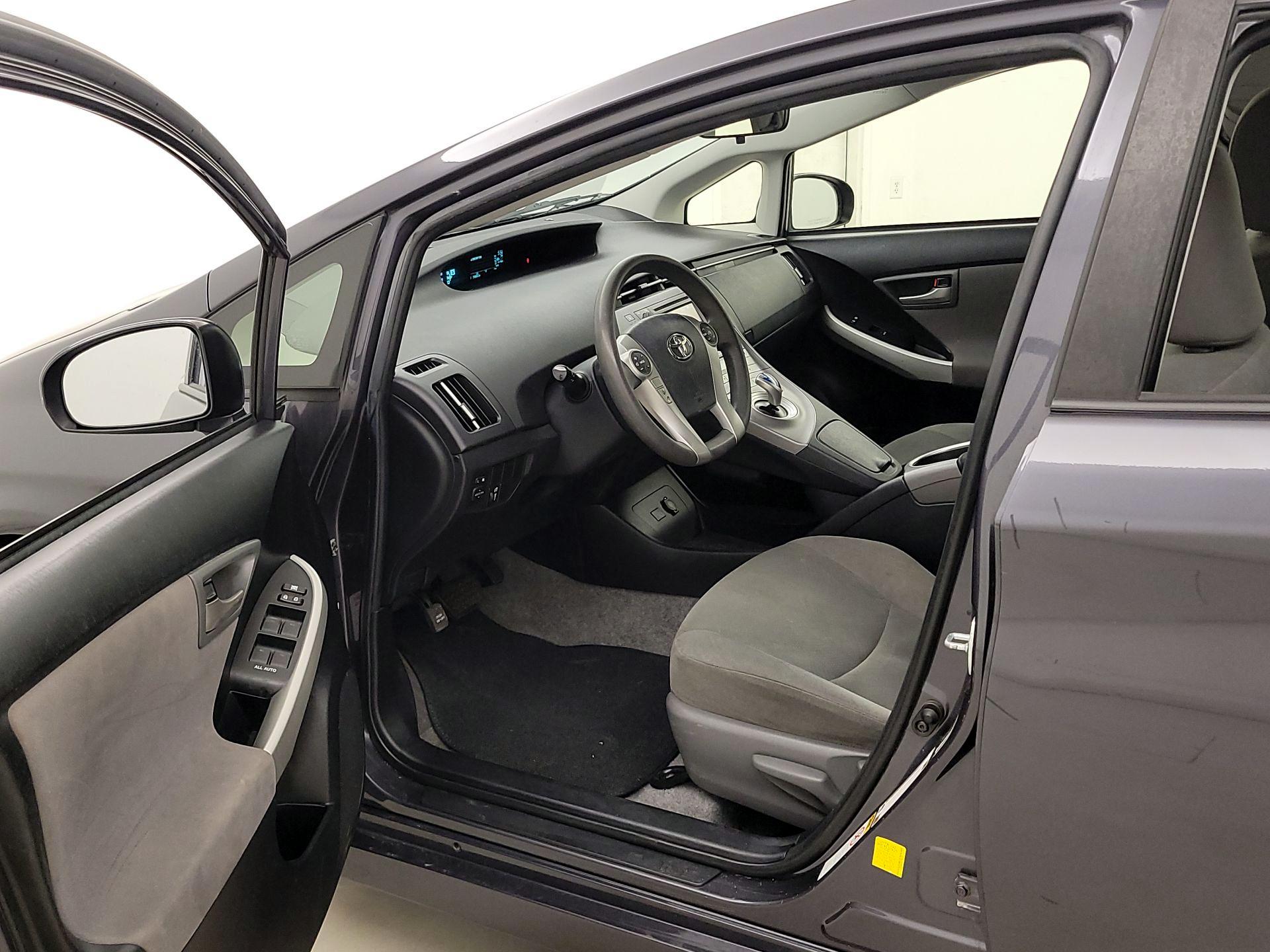 Thumbnail: 2015 Toyota Prius - 11
