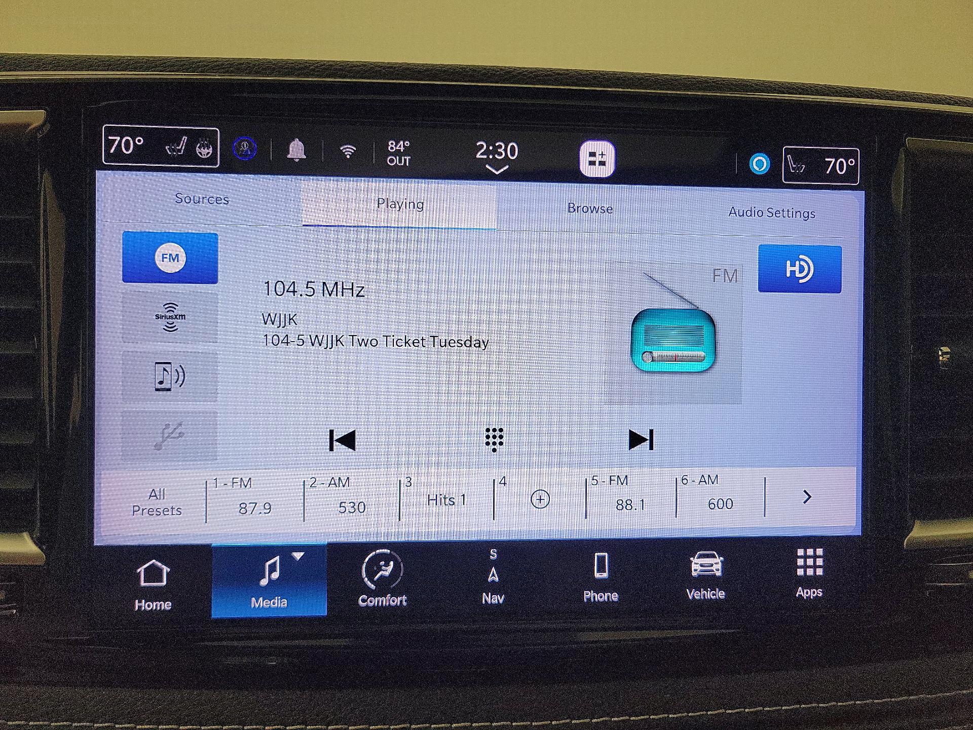 Thumbnail: 2022 Chrysler Pacifica - 16