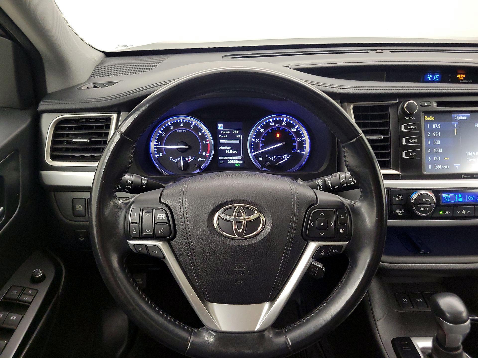 Thumbnail: 2018 Toyota Highlander - 10