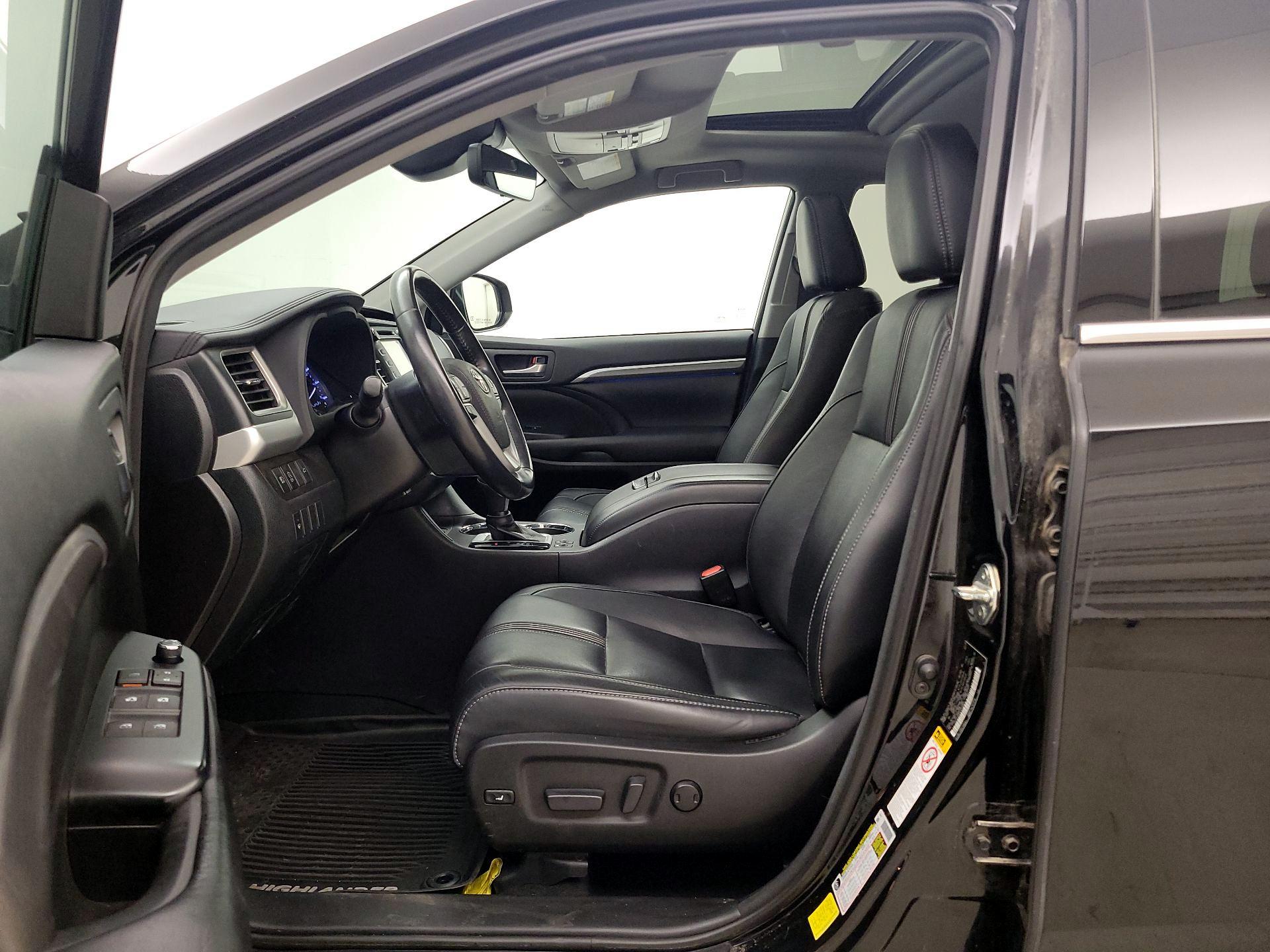 Thumbnail: 2018 Toyota Highlander - 11