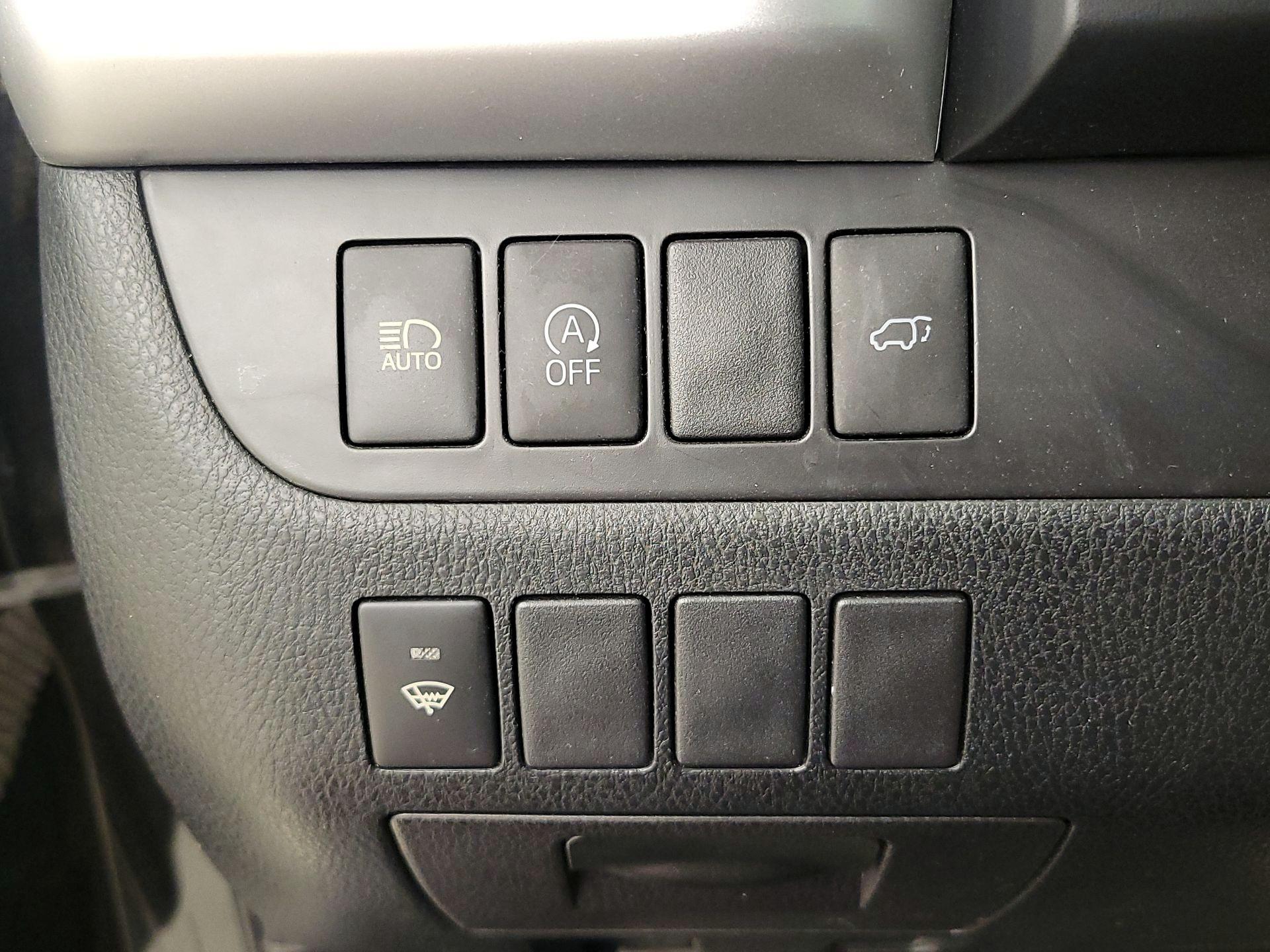 Thumbnail: 2018 Toyota Highlander - 13