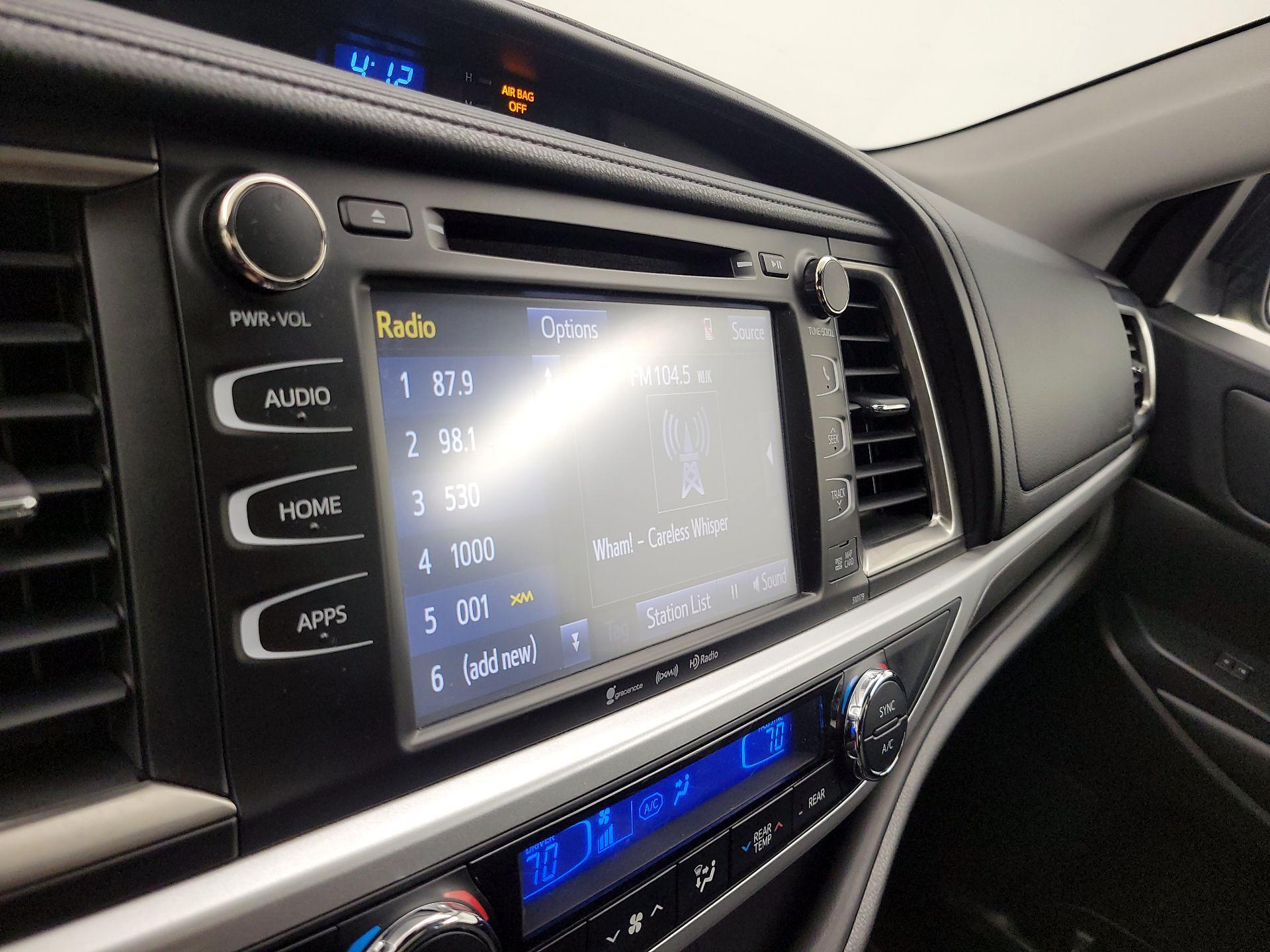 Thumbnail: 2018 Toyota Highlander - 16