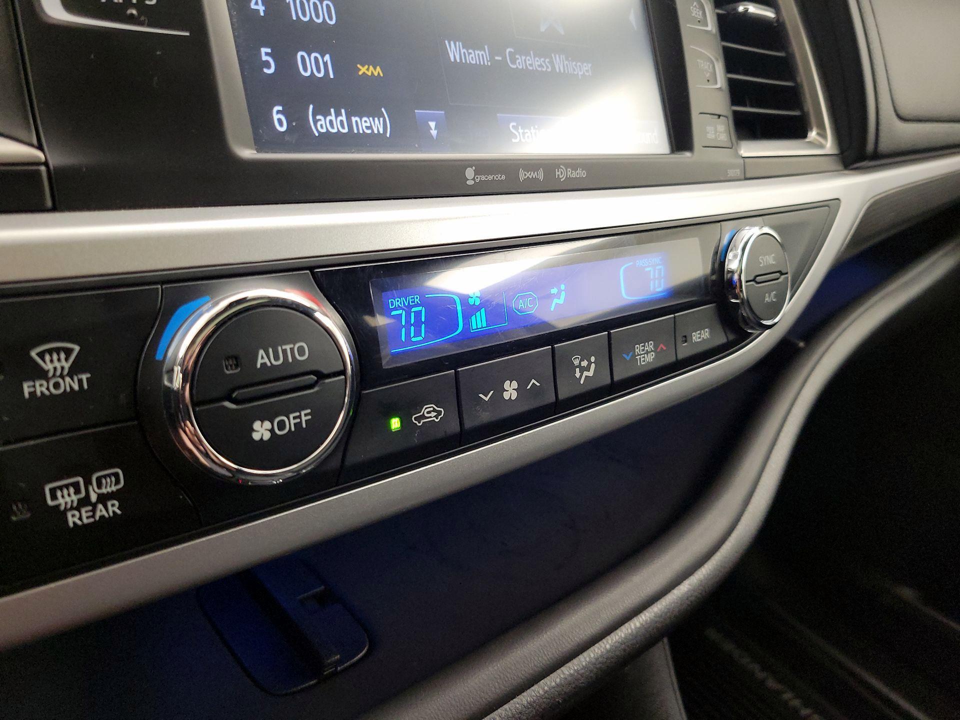 Thumbnail: 2018 Toyota Highlander - 17