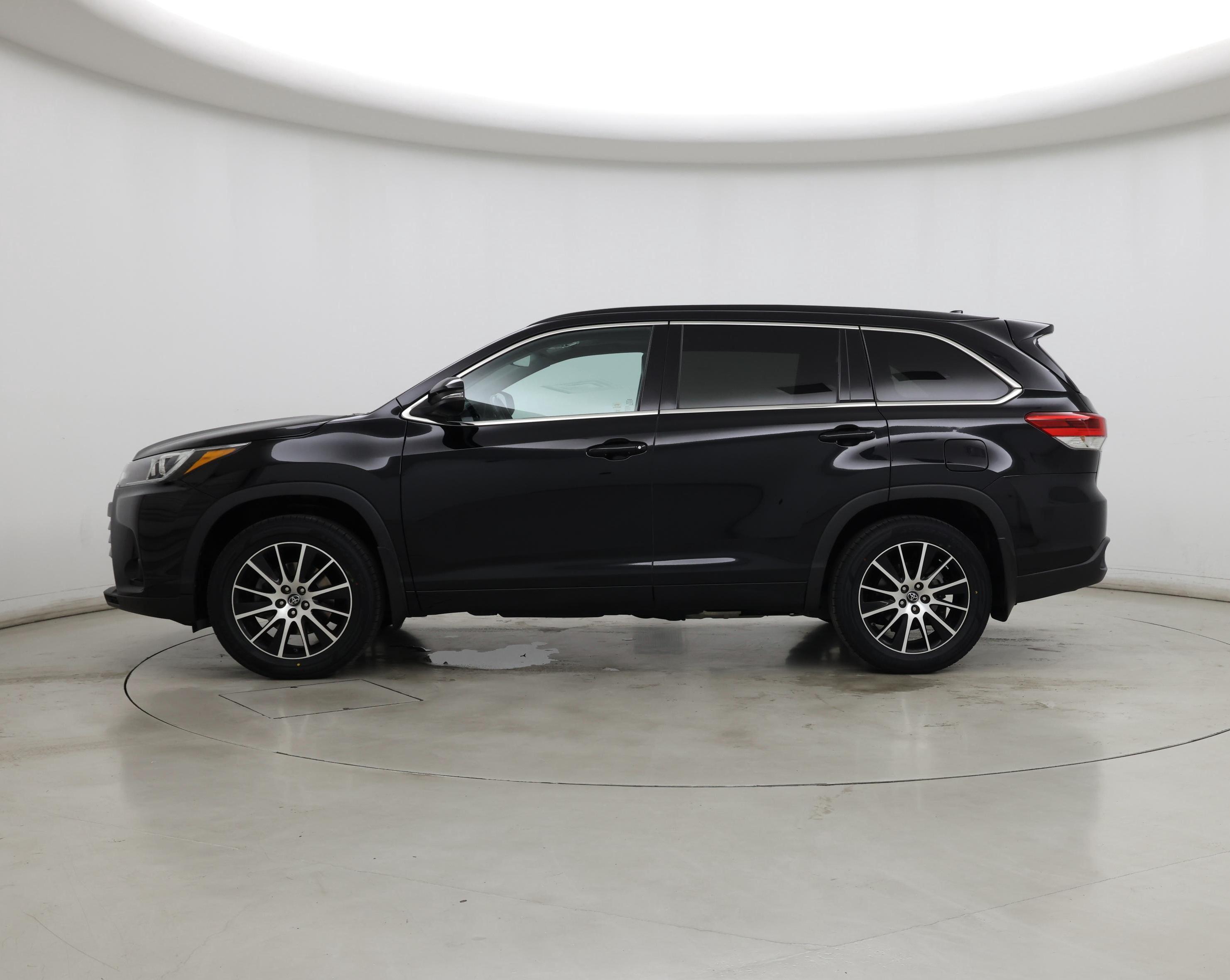 Thumbnail: 2018 Toyota Highlander - 3