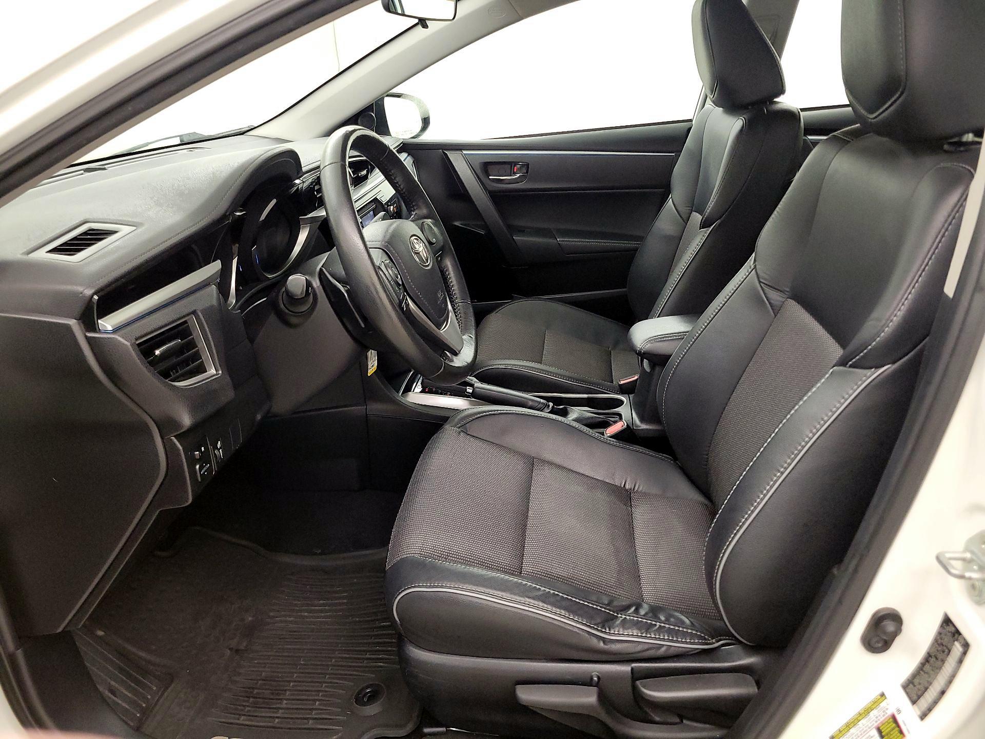 Thumbnail: 2015 Toyota Corolla - 11